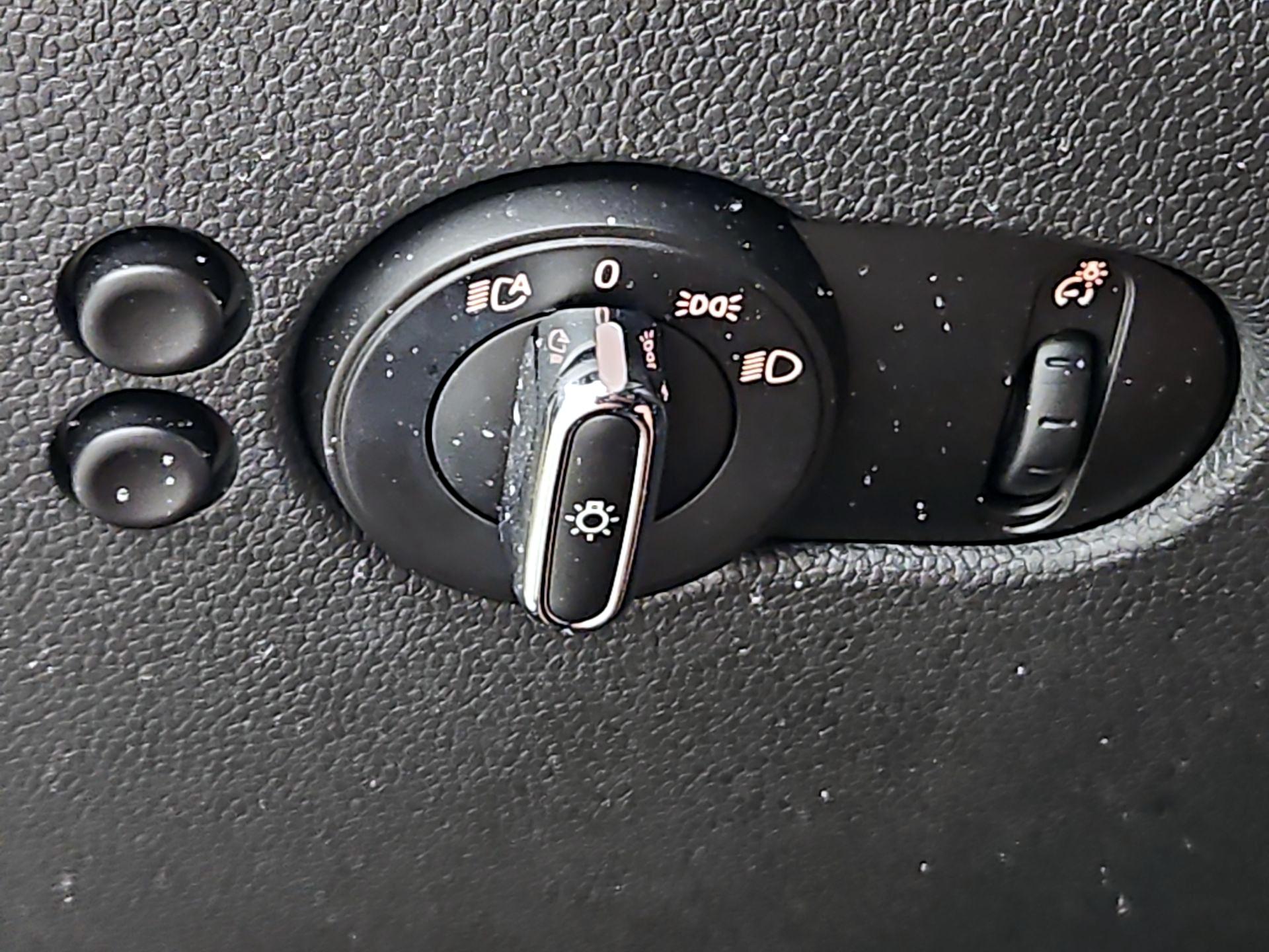 Thumbnail: 2018 MINI Cooper Hardtop - 13