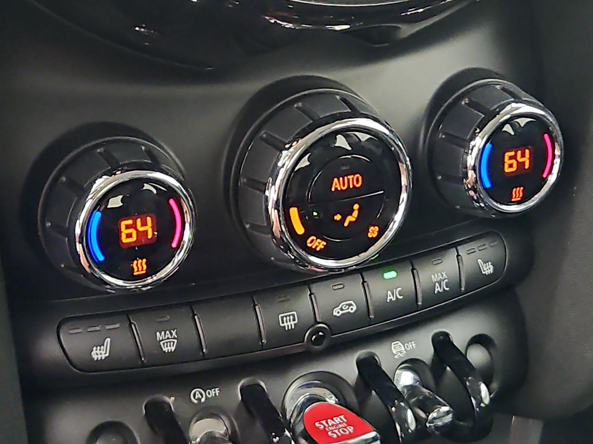 Thumbnail: 2018 MINI Cooper Hardtop - 16