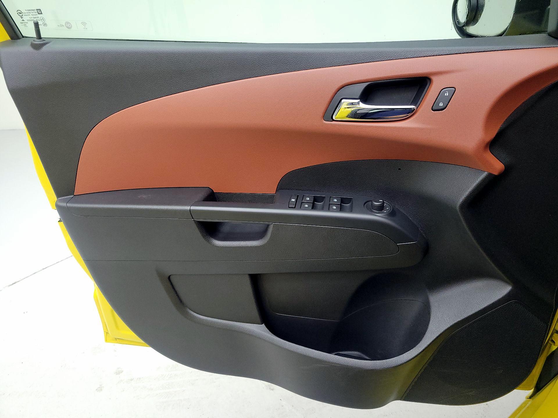 Thumbnail: 2016 Chevrolet Sonic - 12