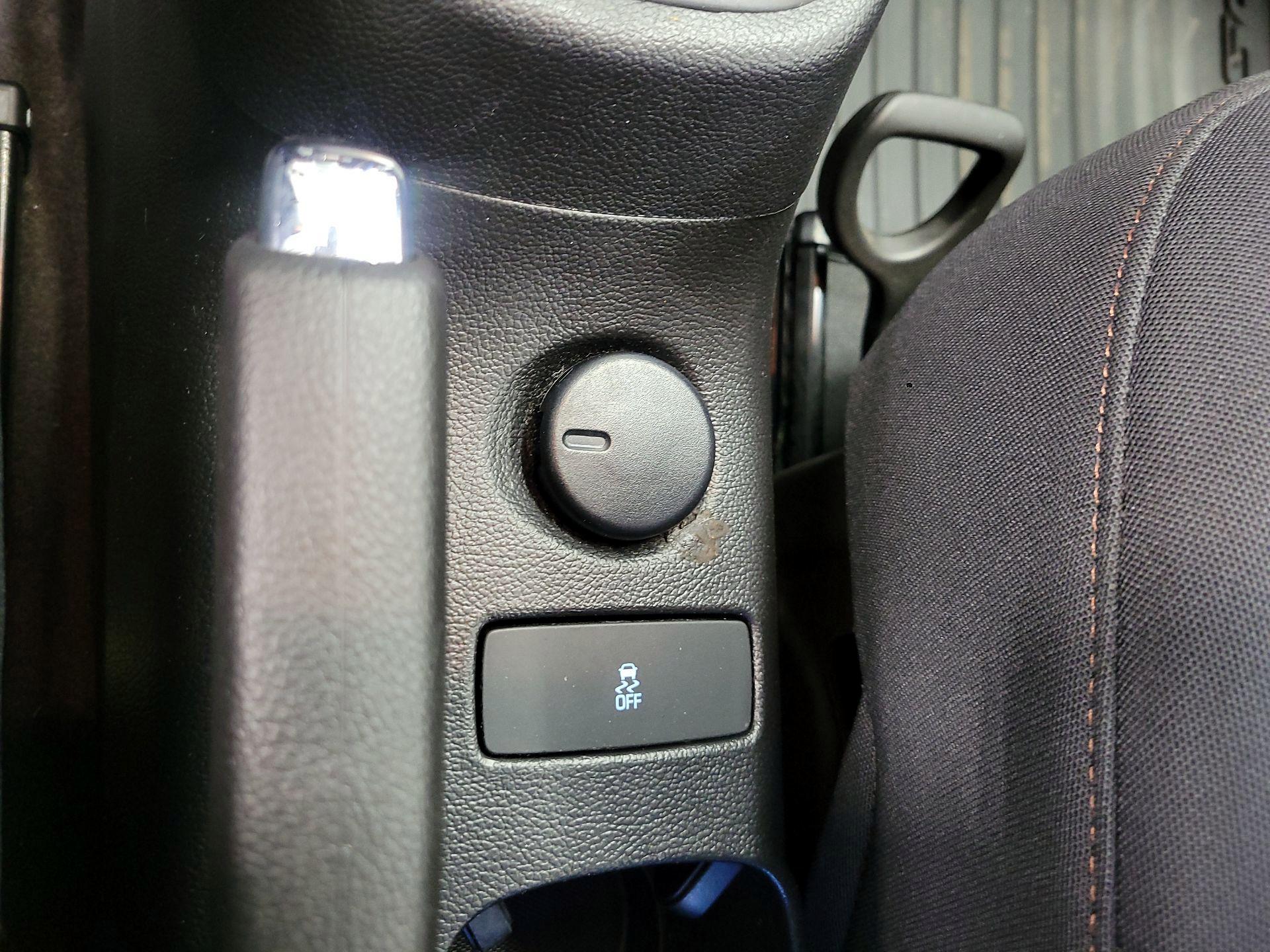 Thumbnail: 2016 Chevrolet Sonic - 18