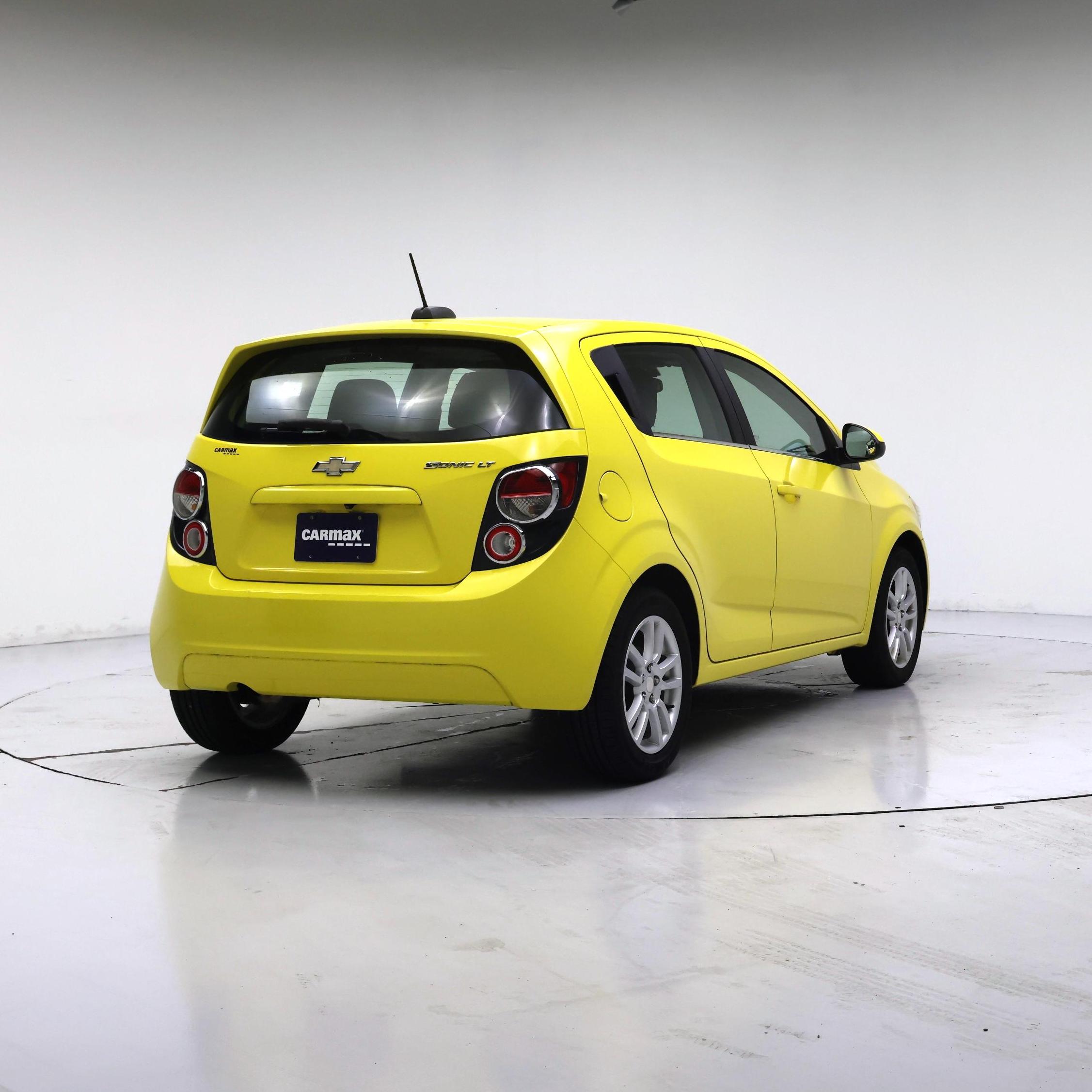 Thumbnail: 2016 Chevrolet Sonic - 8