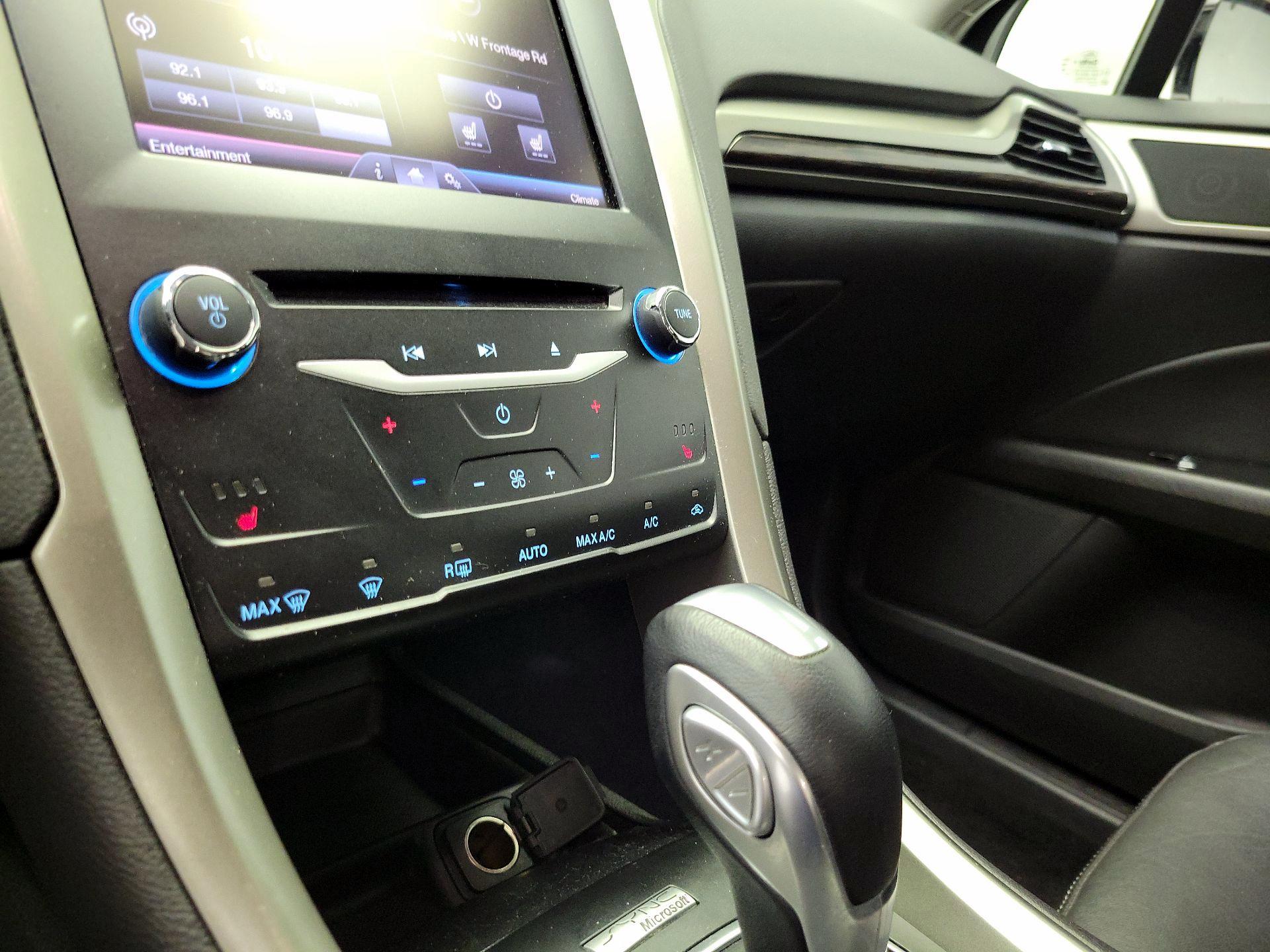 Thumbnail: 2014 Ford Fusion - 17