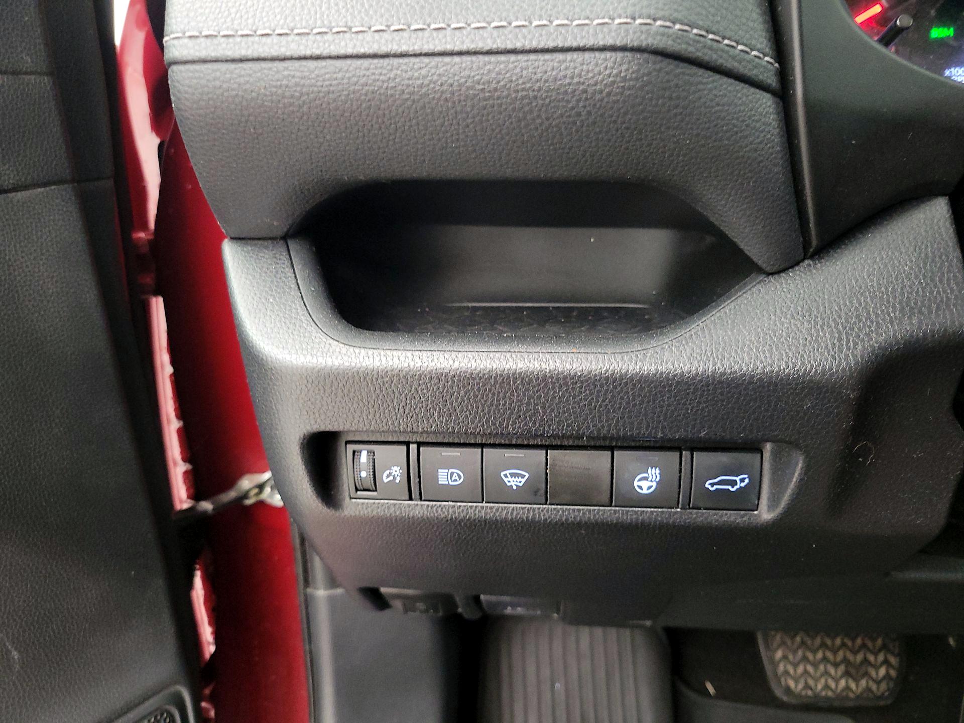 Thumbnail: 2019 Toyota RAV4 - 13