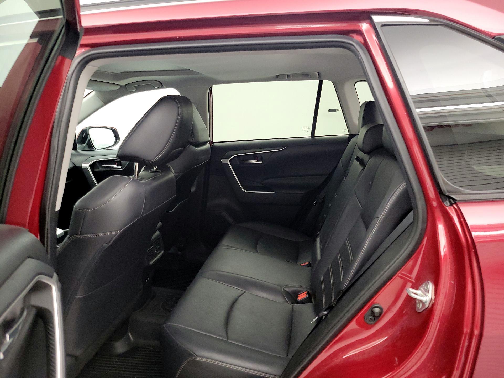 Thumbnail: 2019 Toyota RAV4 - 20