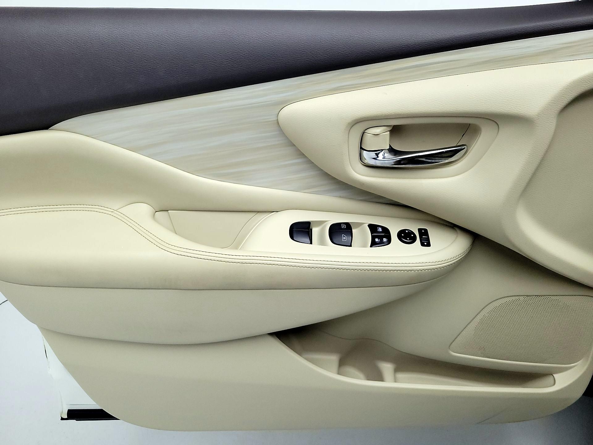 Thumbnail: 2015 Nissan Murano - 12