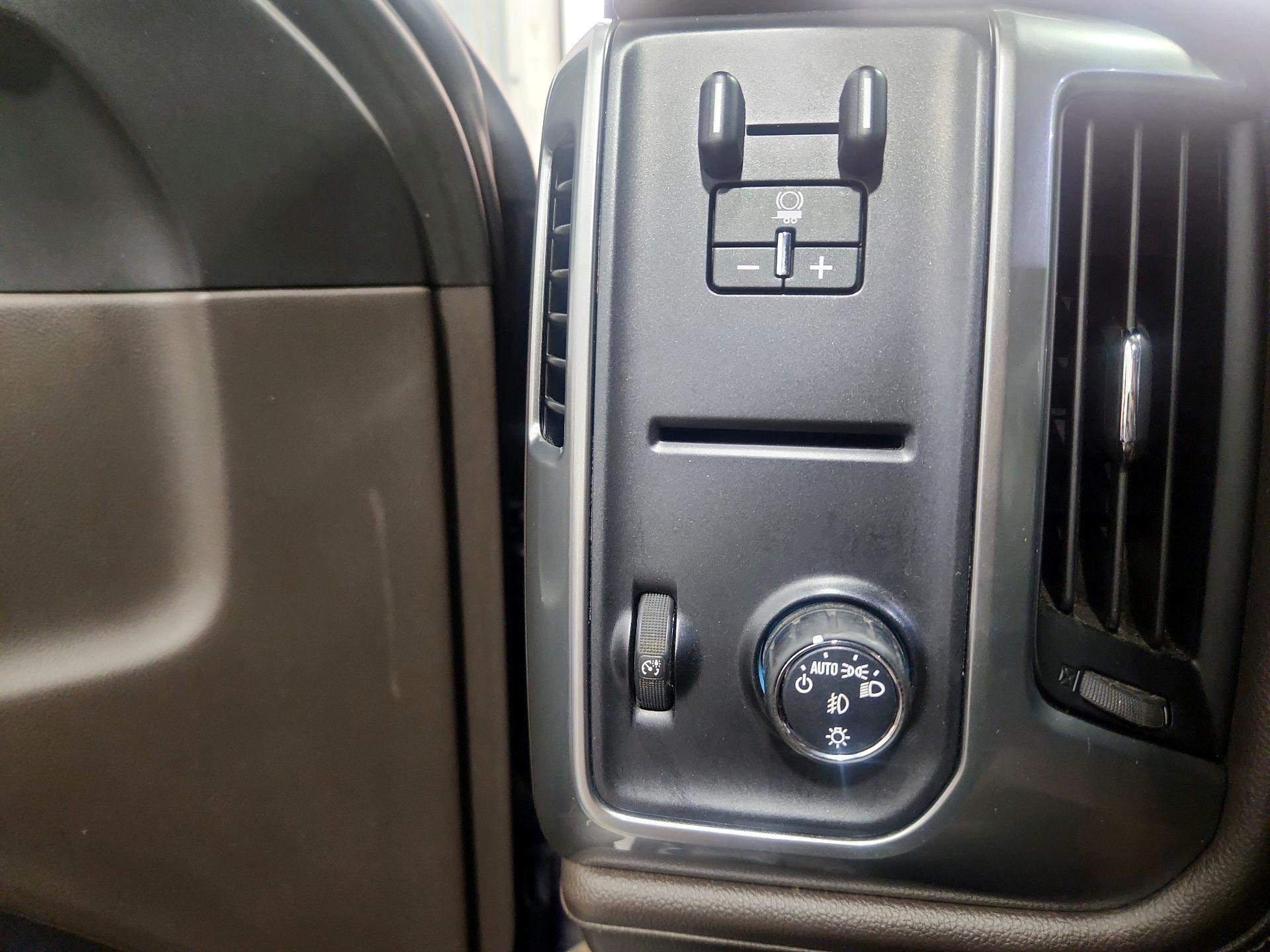 Thumbnail: 2017 Chevrolet Silverado 1500 - 13