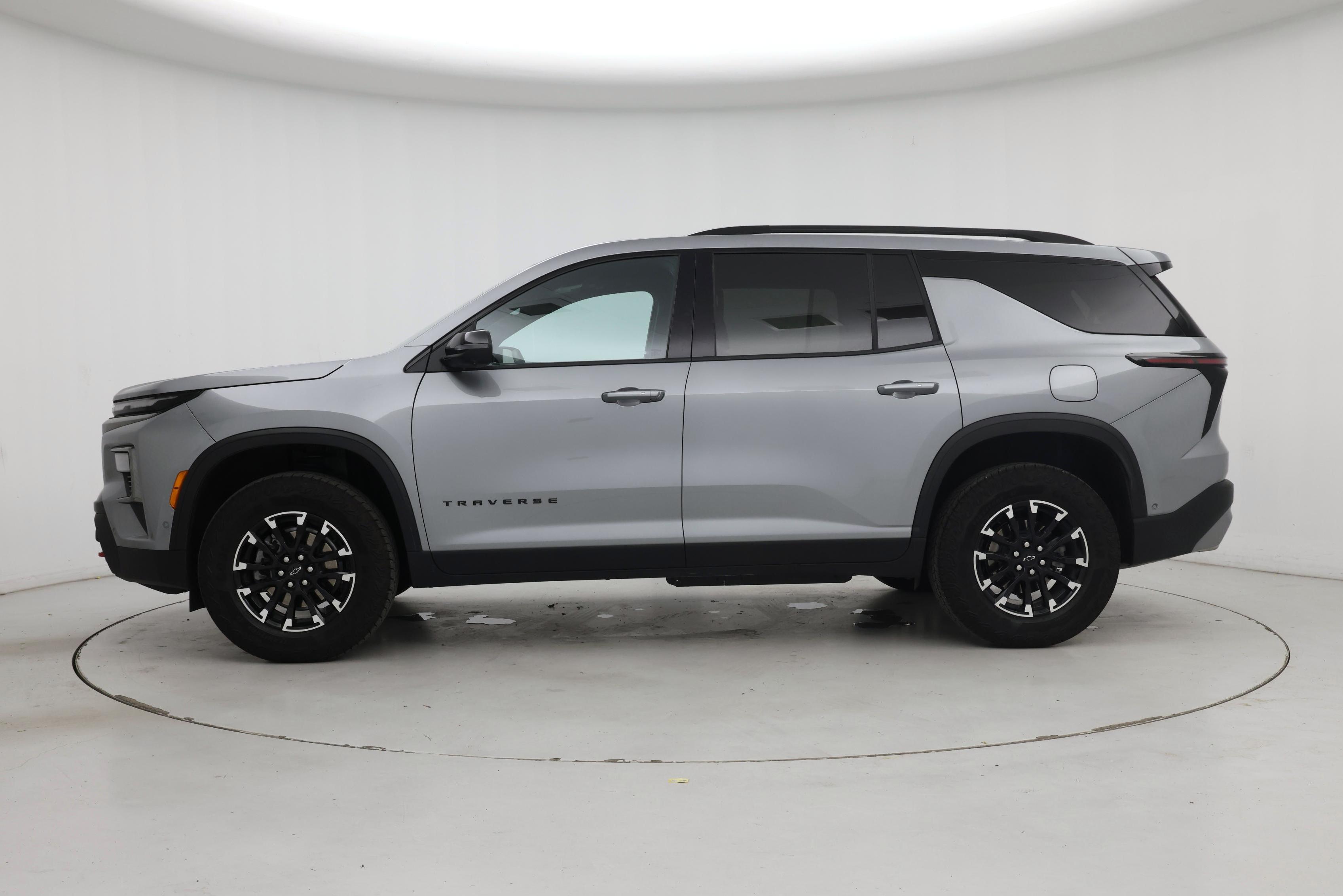 Thumbnail: 2024 Chevrolet Traverse - 3
