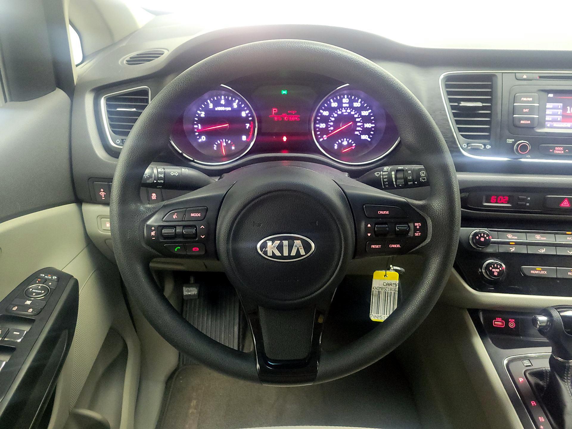 Thumbnail: 2016 Kia Sedona - 10