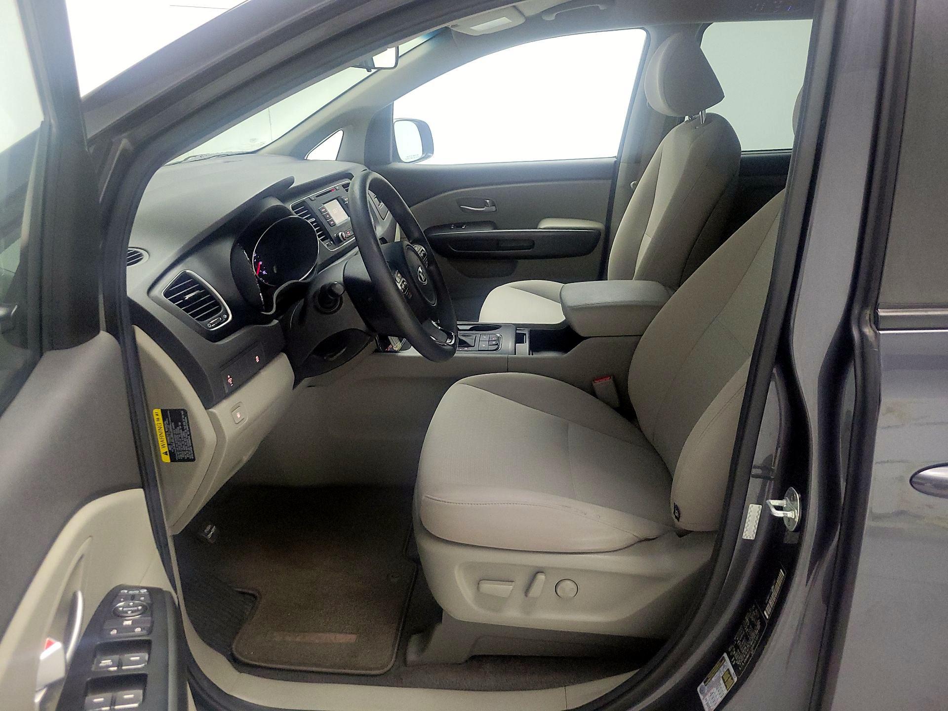 Thumbnail: 2016 Kia Sedona - 11
