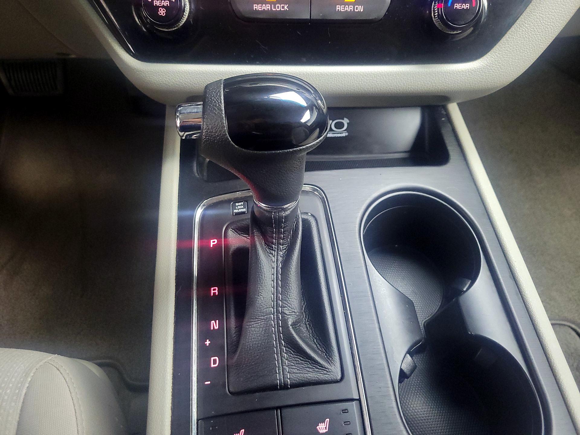 Thumbnail: 2016 Kia Sedona - 16