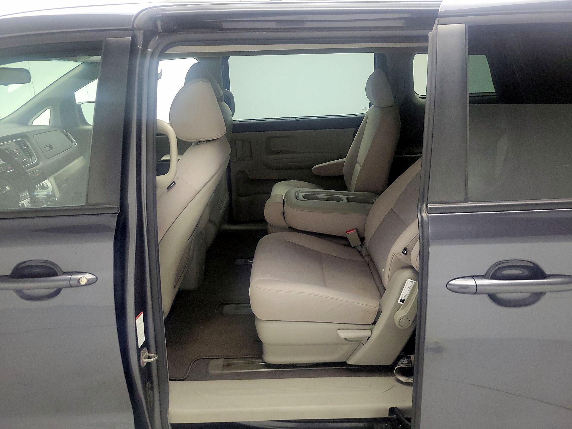 Thumbnail: 2016 Kia Sedona - 17