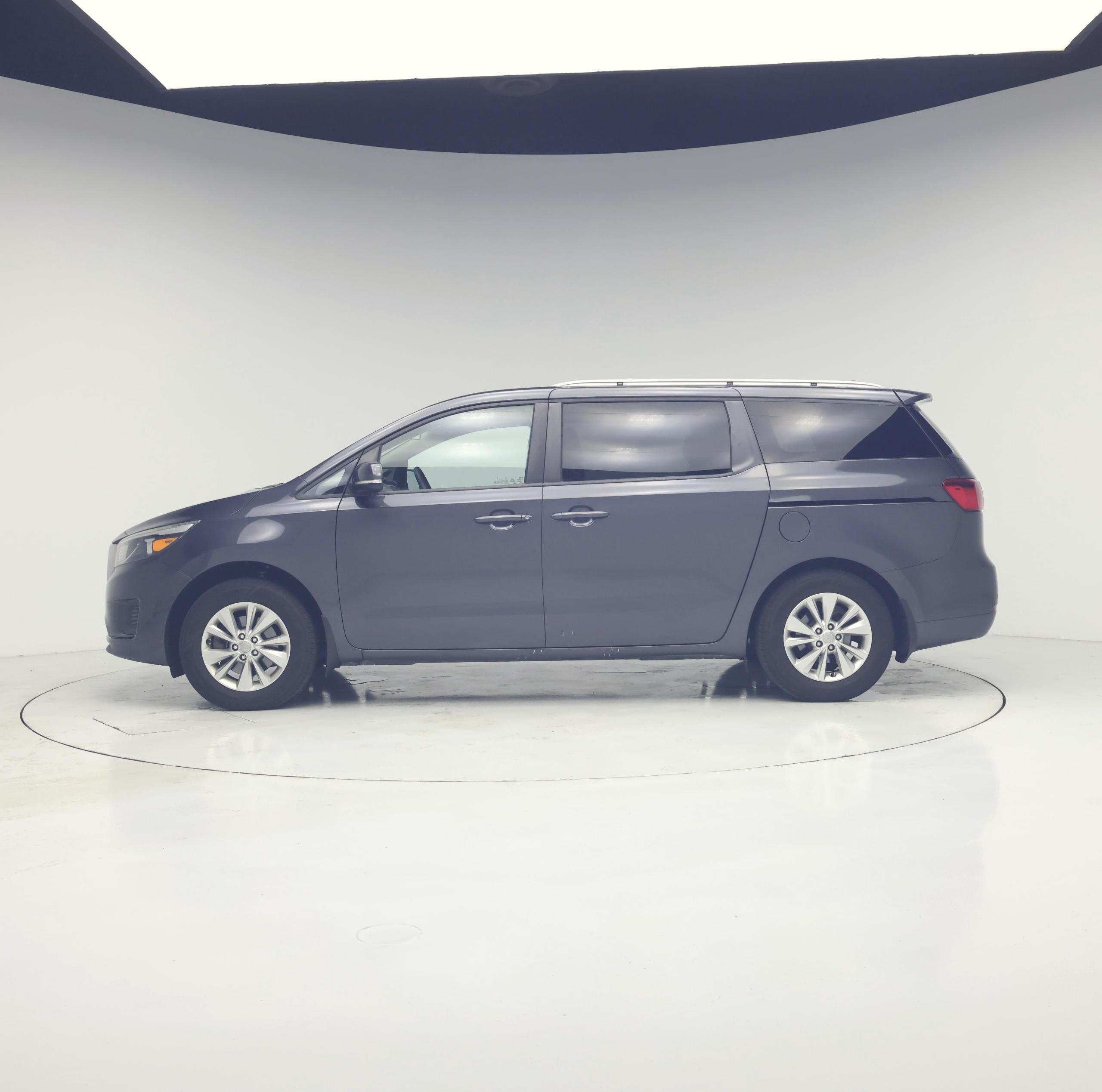 Thumbnail: 2016 Kia Sedona - 3