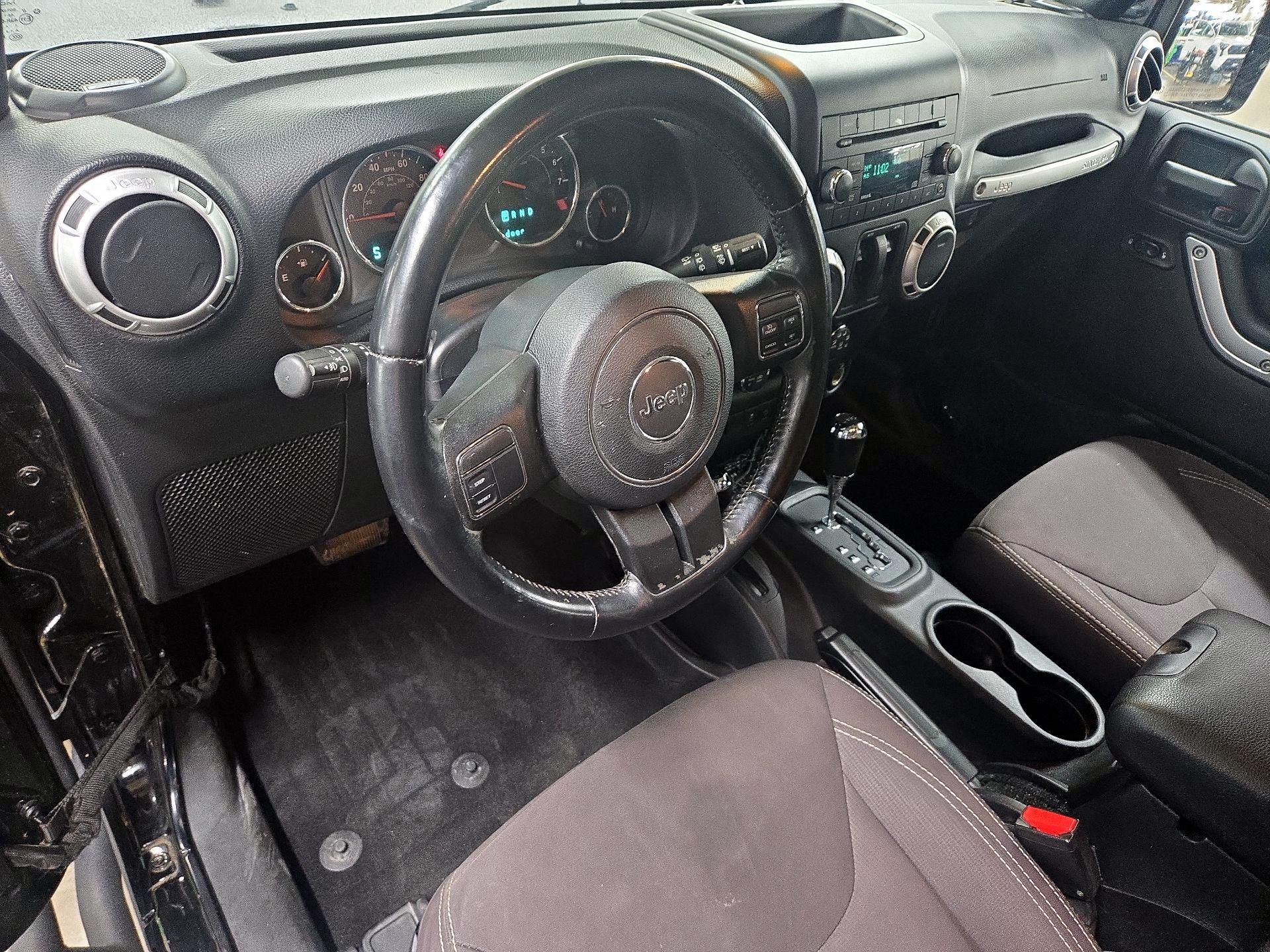 Thumbnail: 2015 Jeep Wrangler - 9