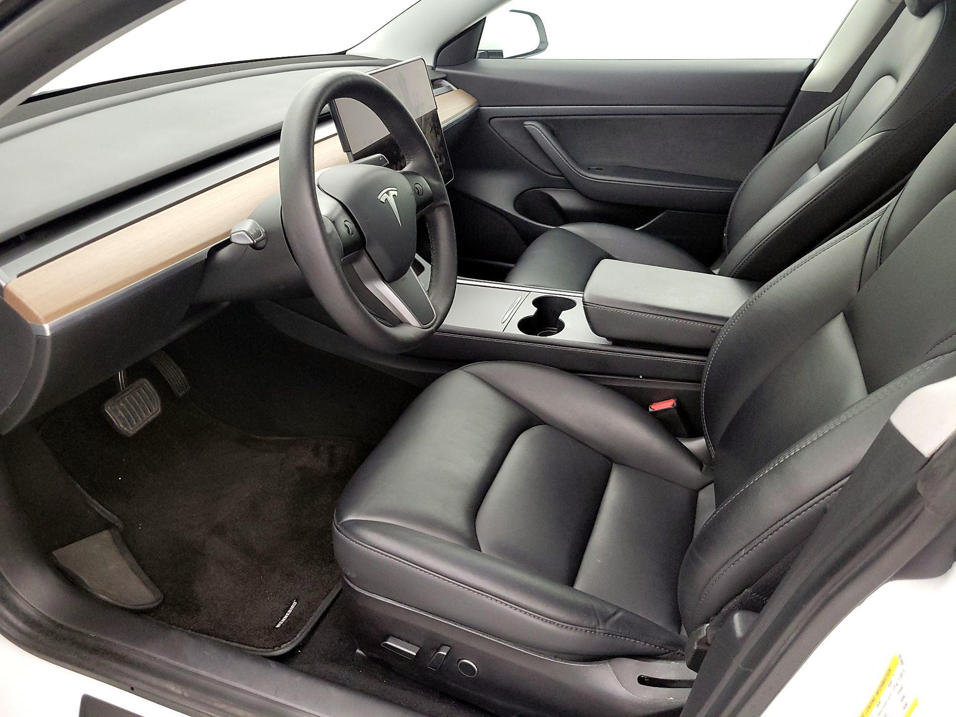 Thumbnail: 2021 Tesla Model 3 - 11