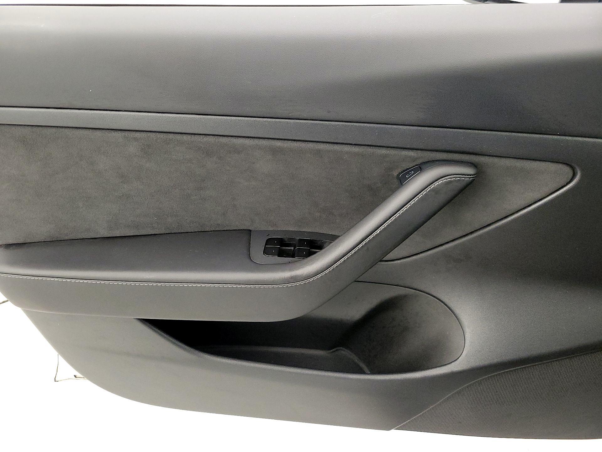 Thumbnail: 2021 Tesla Model 3 - 12