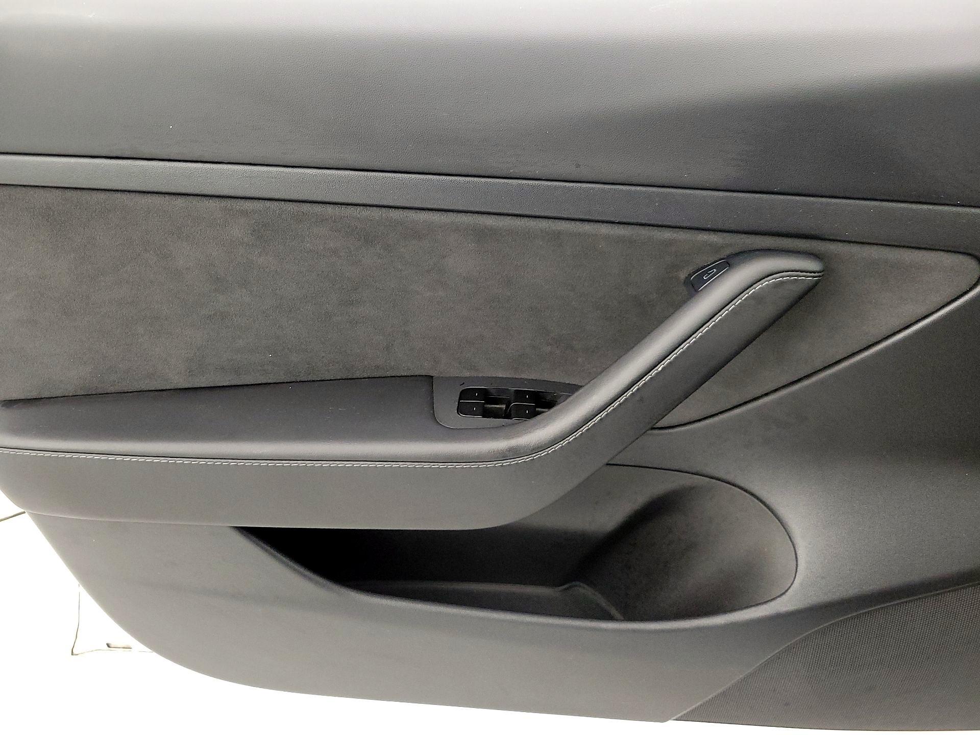 Thumbnail: 2021 Tesla Model 3 - 13