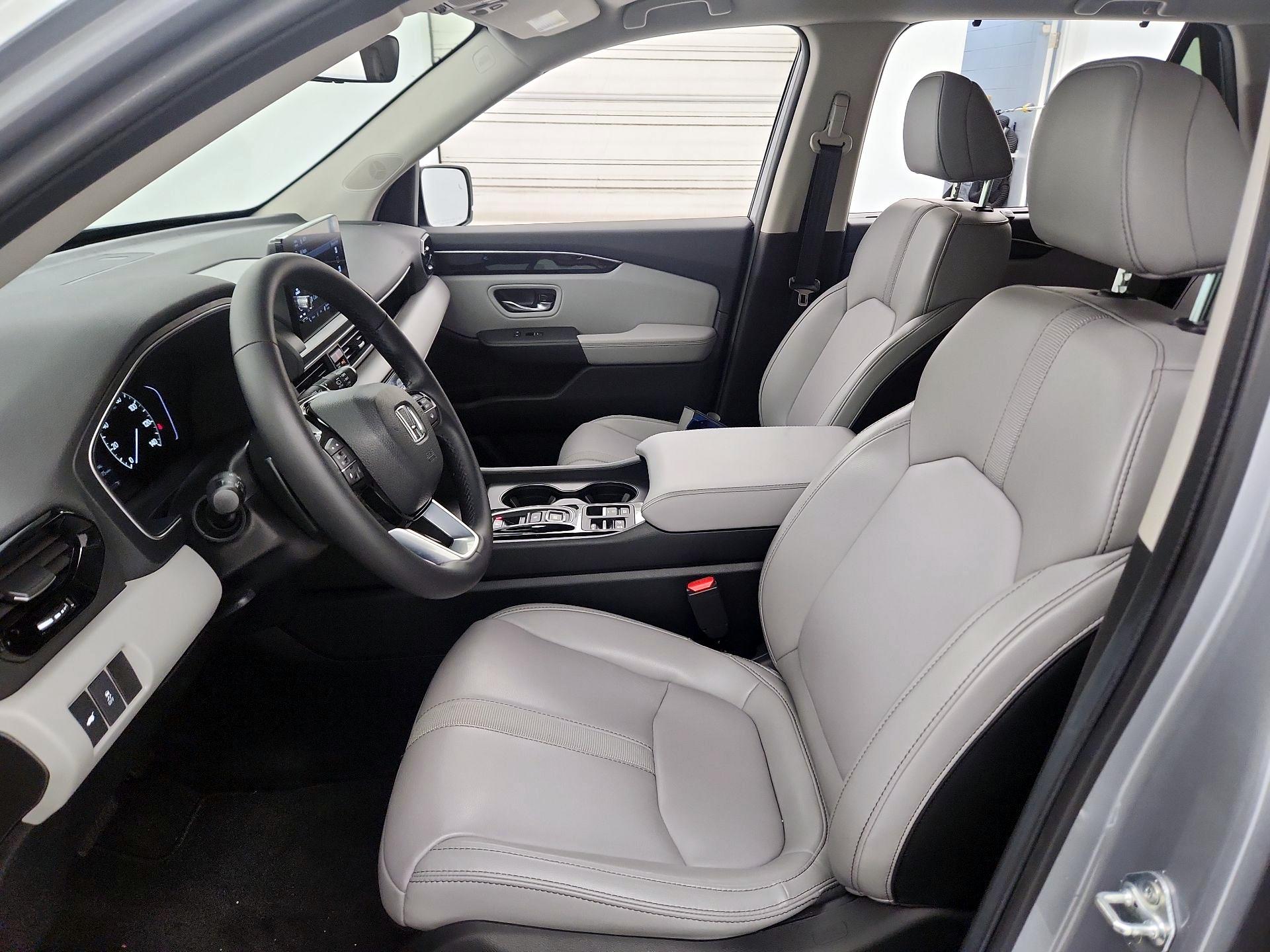 Thumbnail: 2025 Honda Pilot - 11