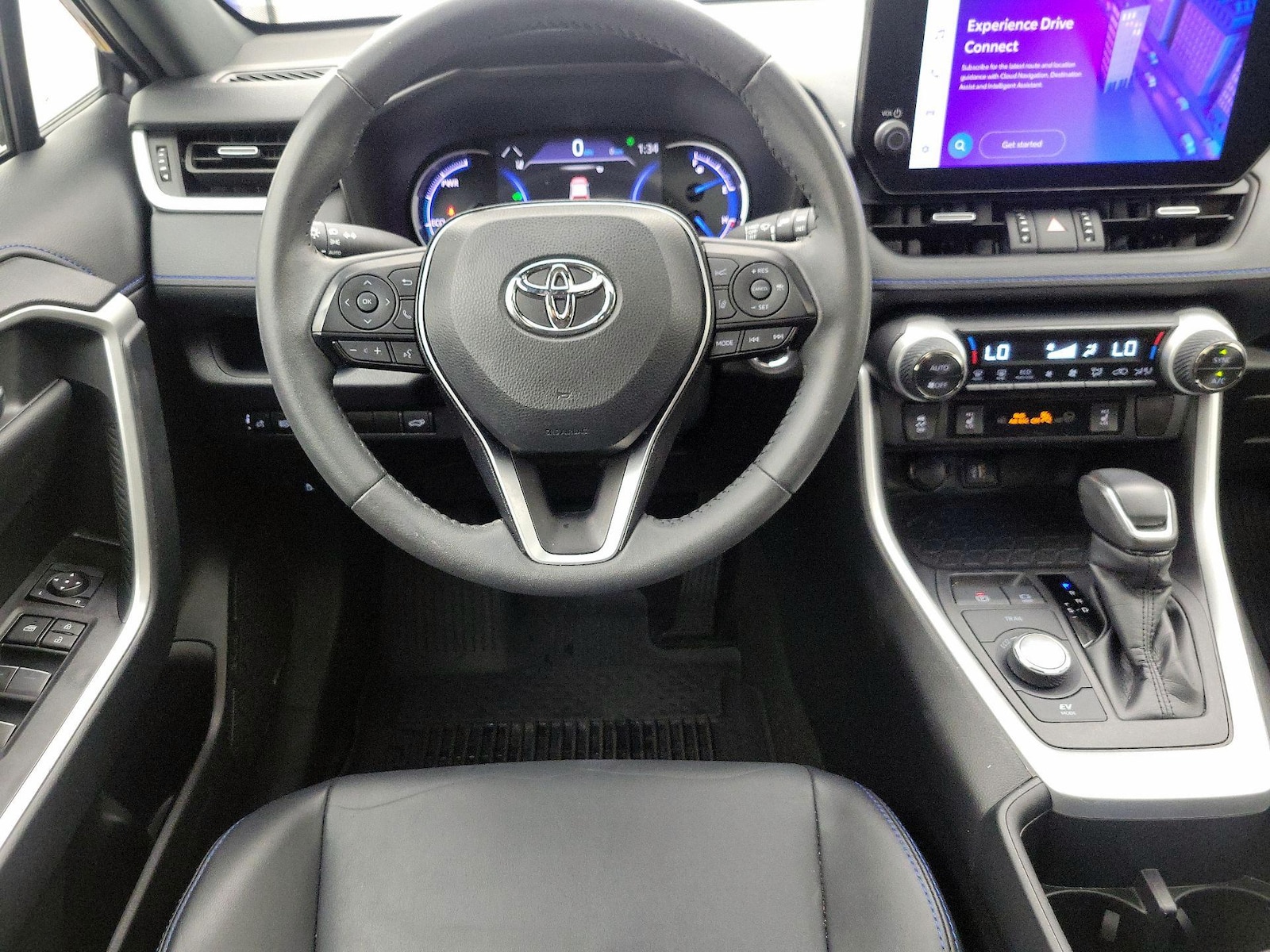 2024 Toyota RAV4 XSE - Photo 11