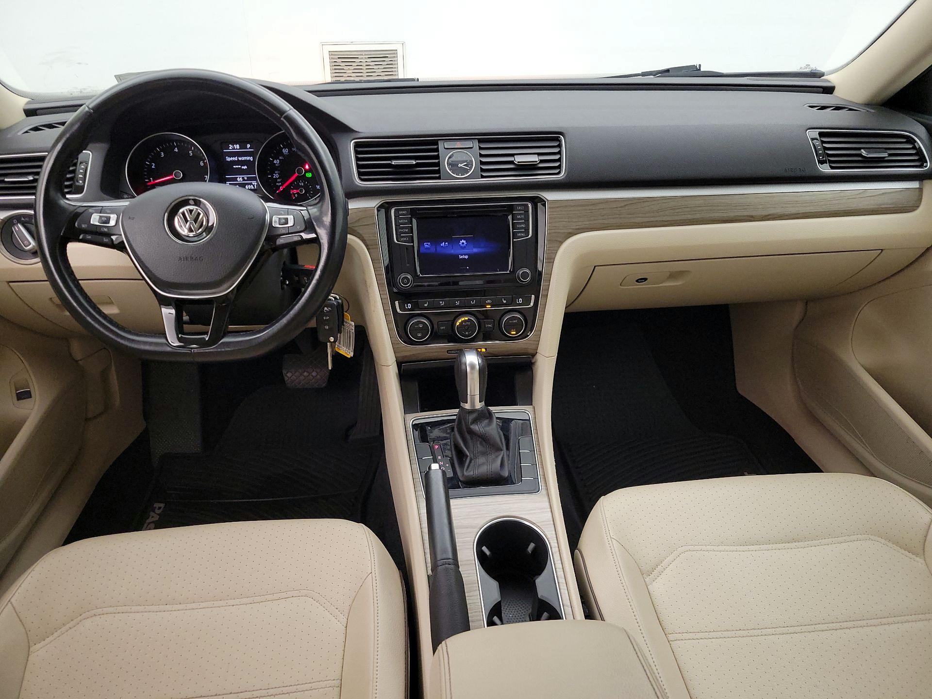 Thumbnail: 2016 Volkswagen Passat - 9