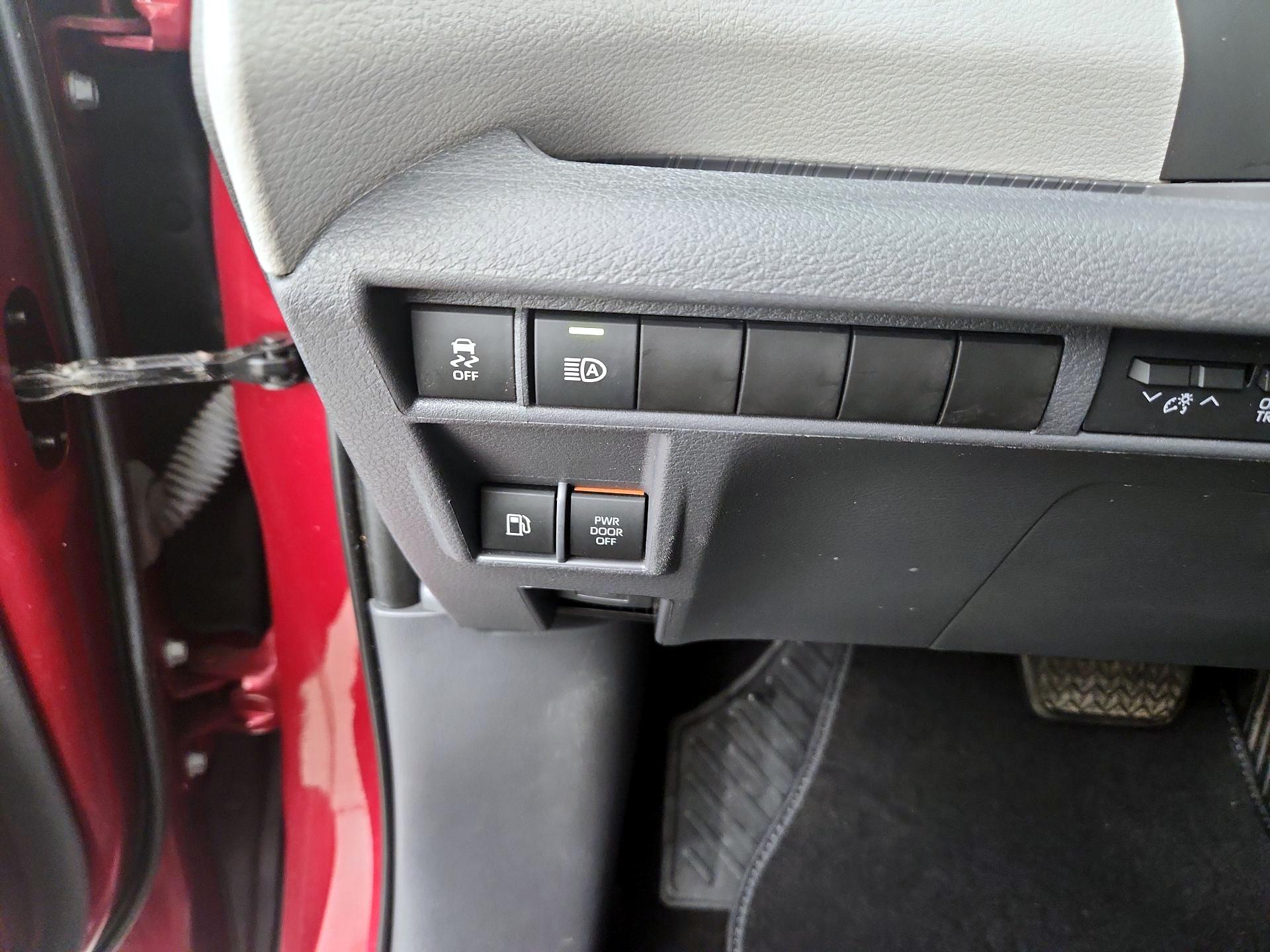 Thumbnail: 2022 Toyota Sienna - 13