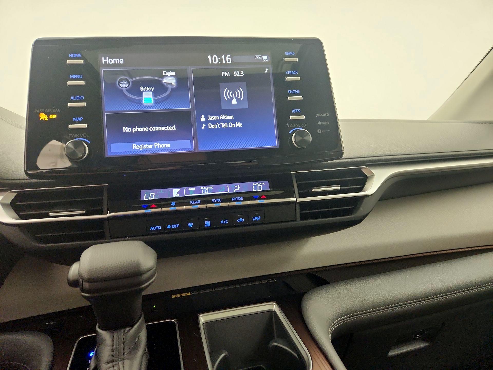 Thumbnail: 2022 Toyota Sienna - 16
