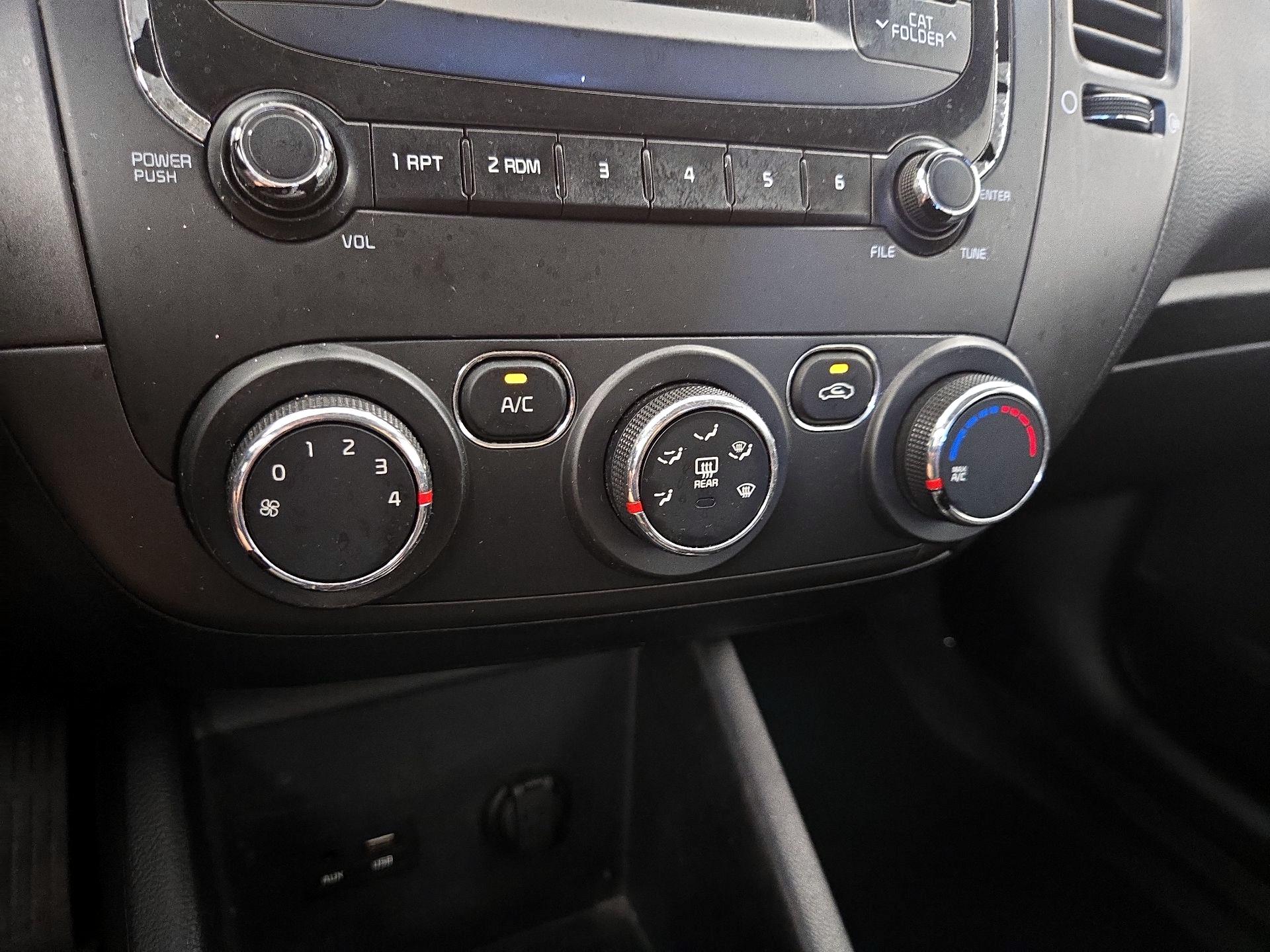 Thumbnail: 2018 Kia Forte - 15