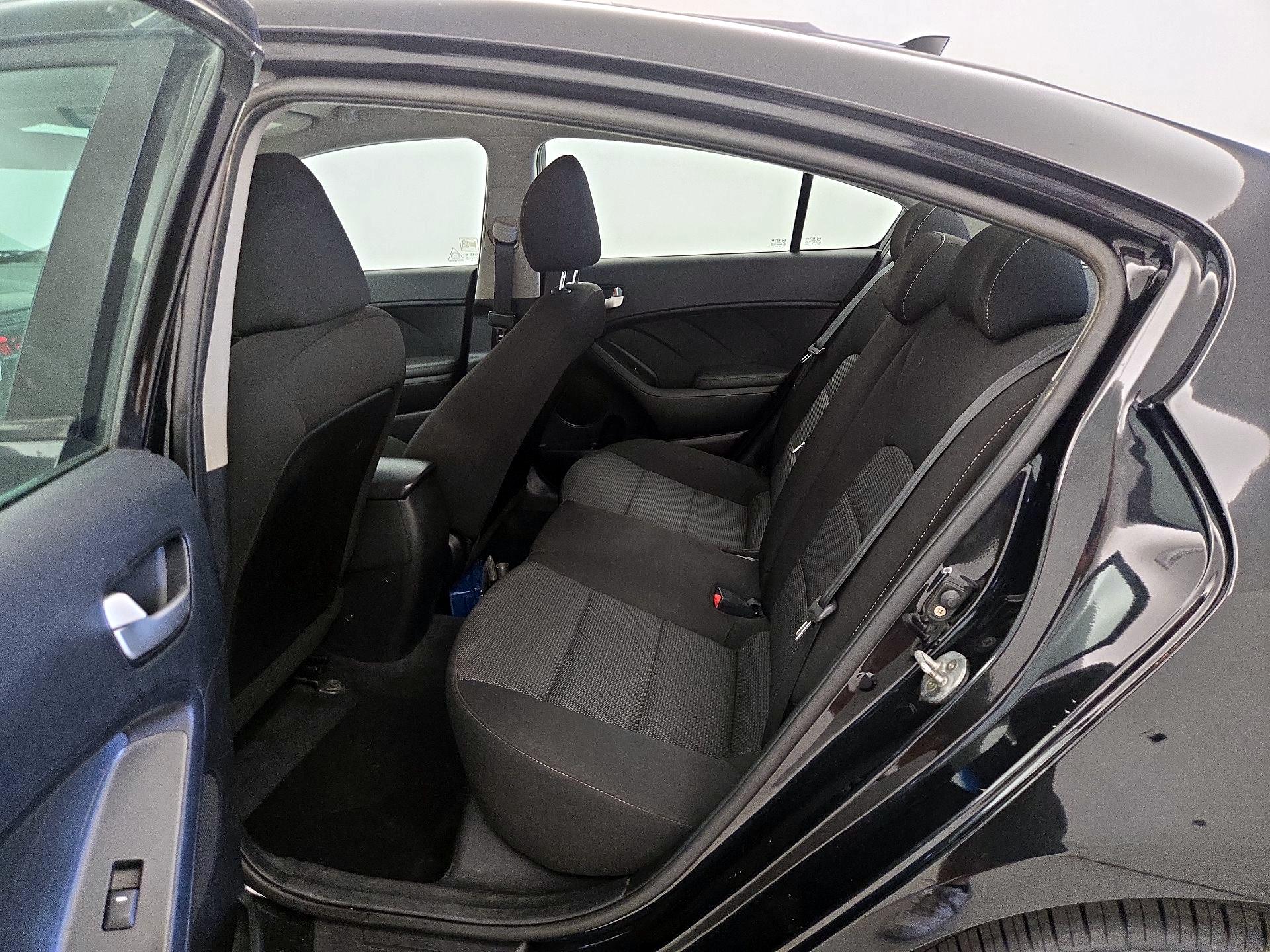 Thumbnail: 2018 Kia Forte - 18