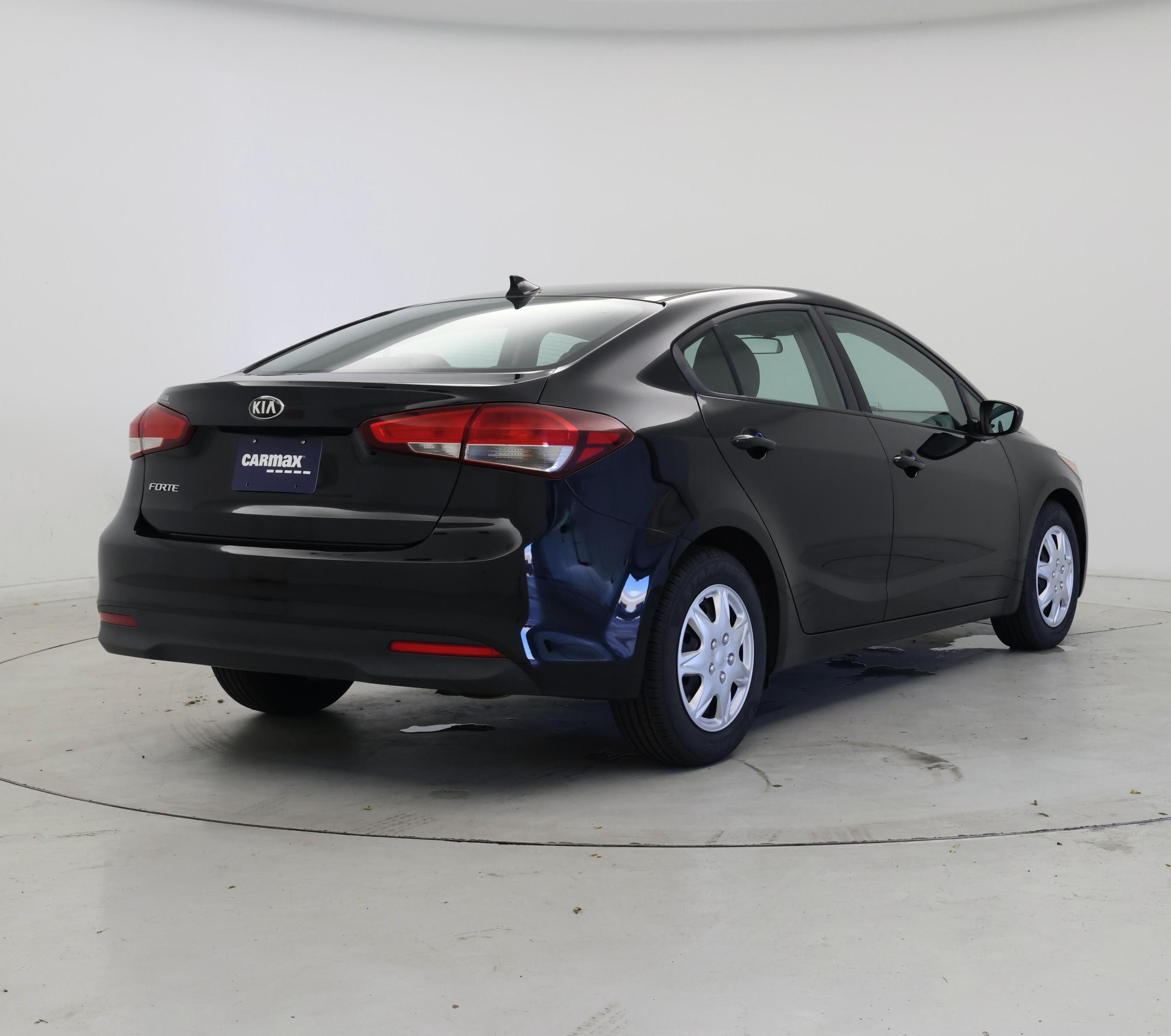 Thumbnail: 2018 Kia Forte - 8