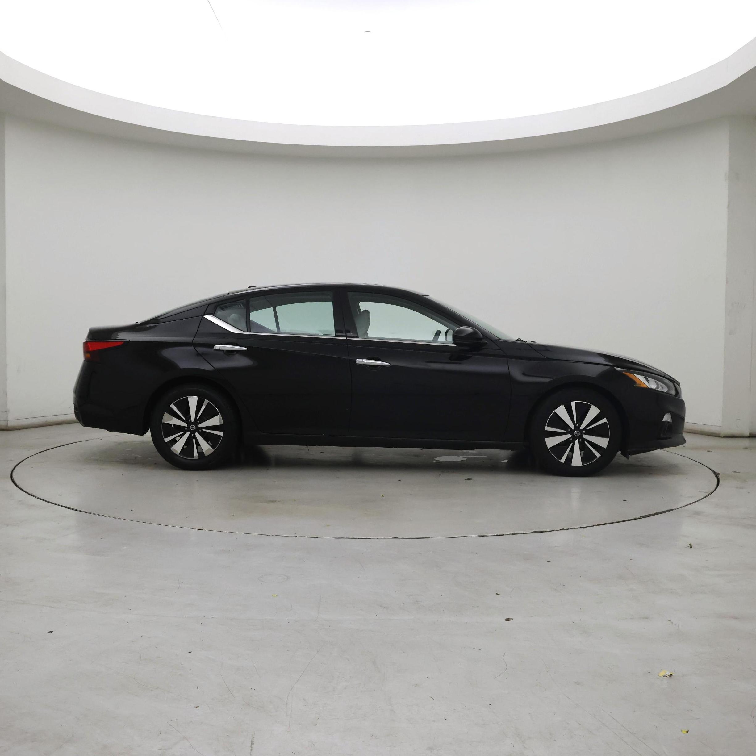 Thumbnail: 2020 Nissan Altima - 7