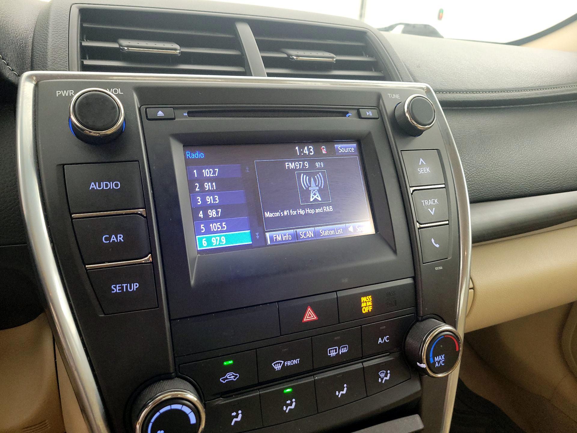 Thumbnail: 2015 Toyota Camry - 15