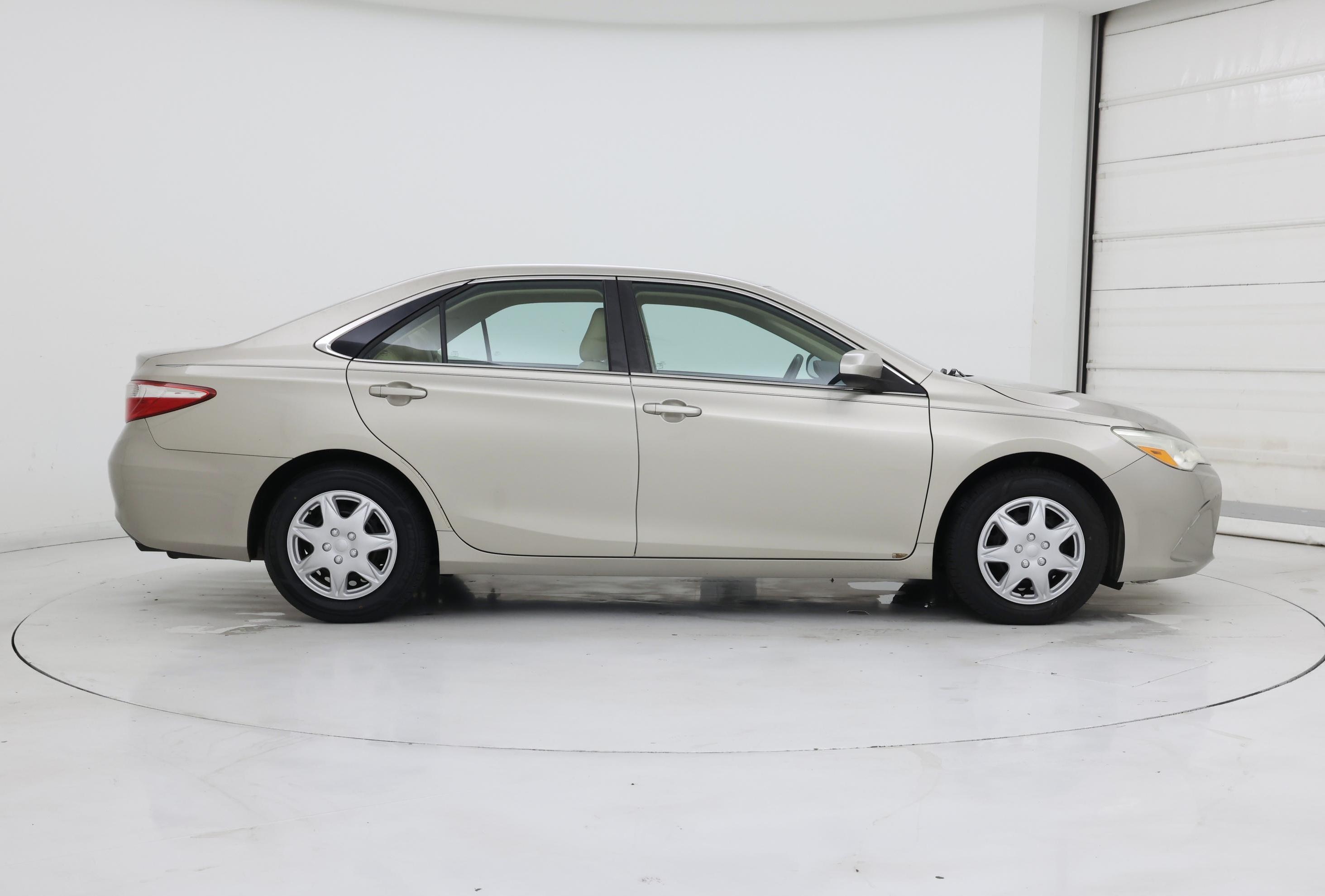 Thumbnail: 2015 Toyota Camry - 7