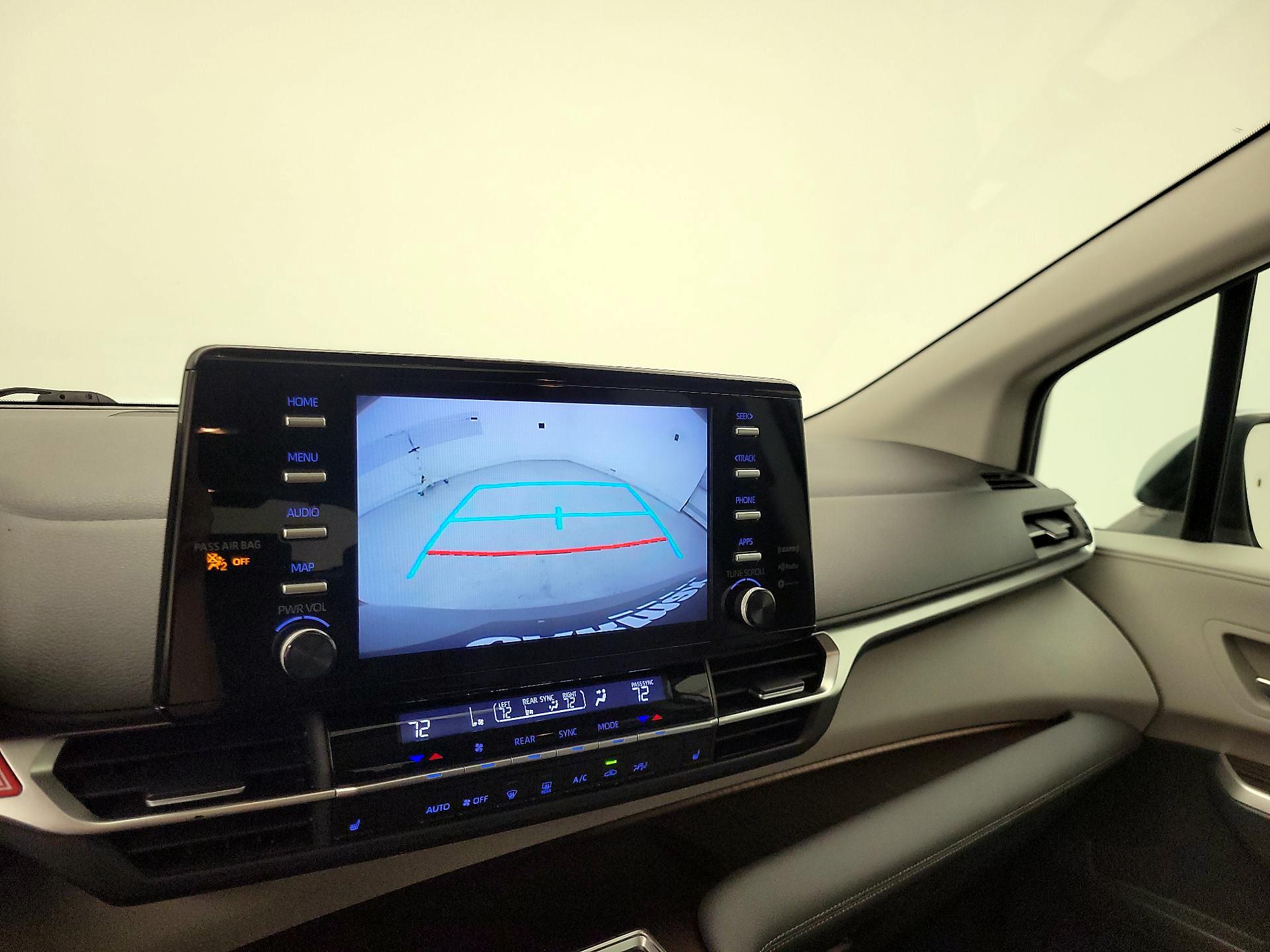 Thumbnail: 2022 Toyota Sienna - 14