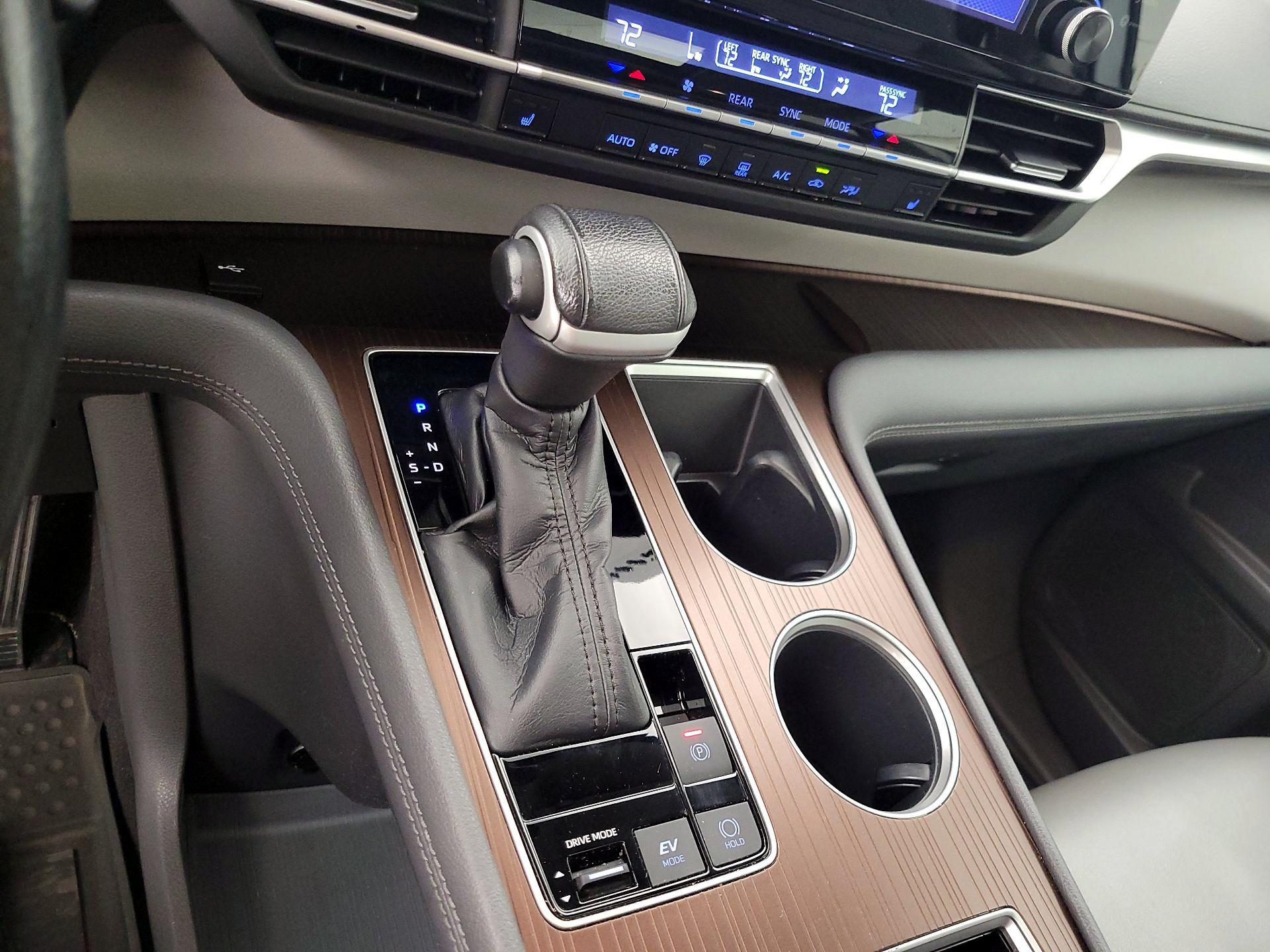 Thumbnail: 2022 Toyota Sienna - 17