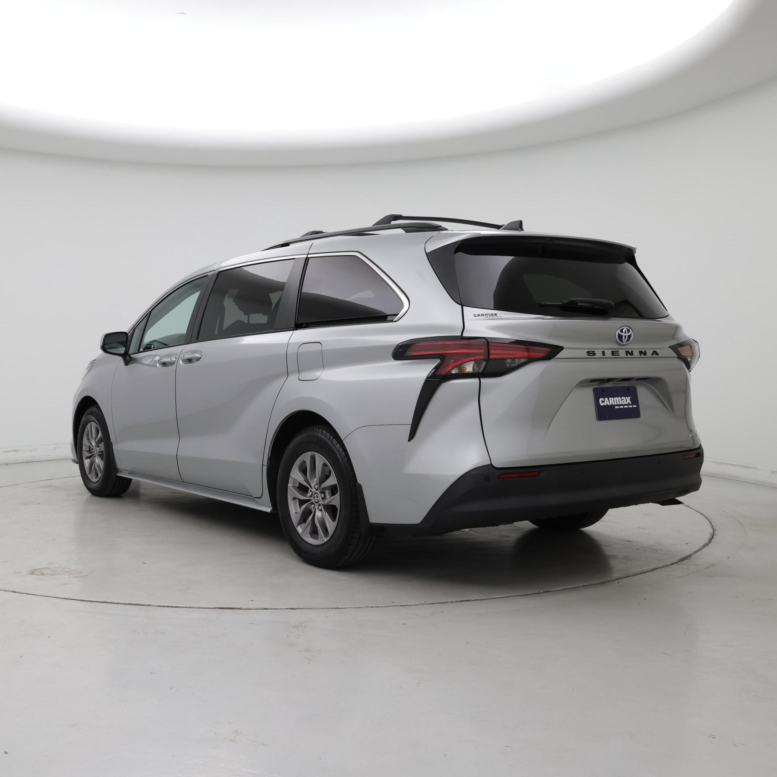 Thumbnail: 2022 Toyota Sienna - 2