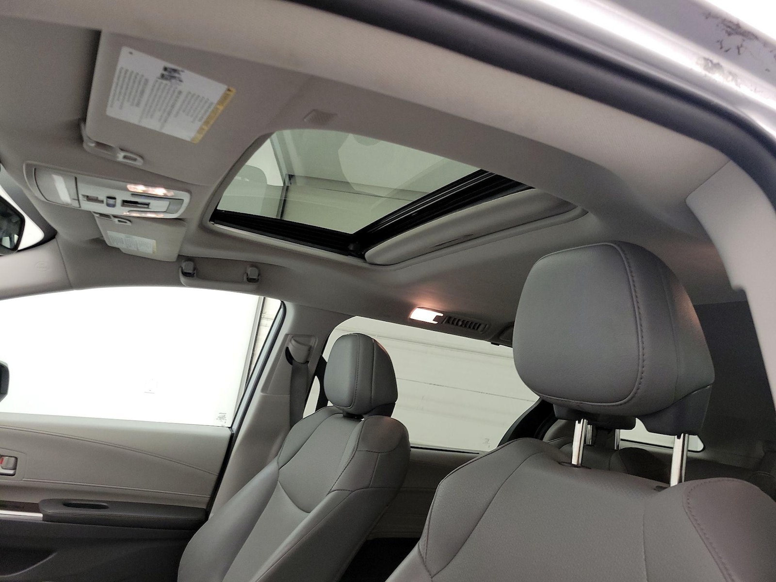 Sunroof(s) & Overhead Airbags