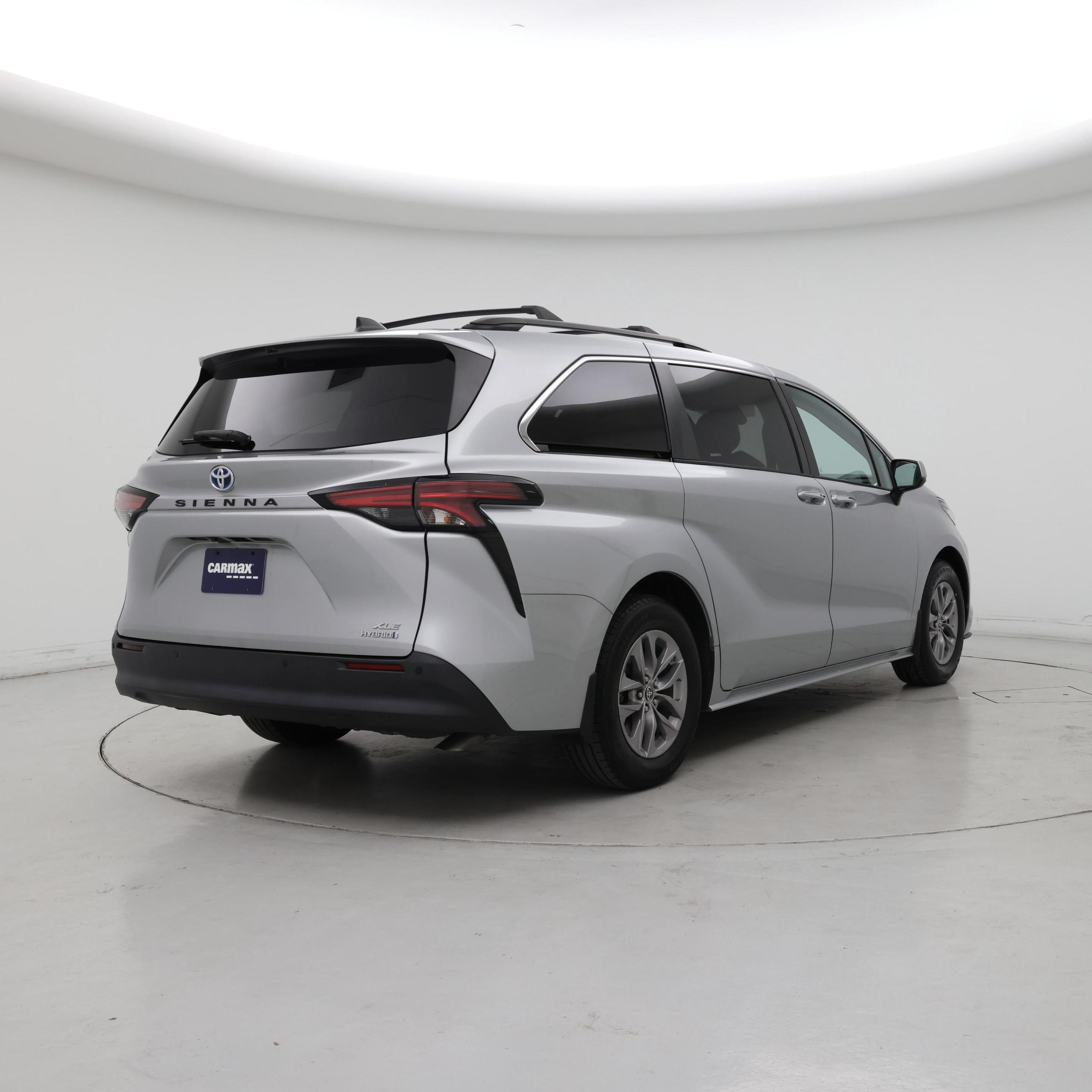 Thumbnail: 2022 Toyota Sienna - 8