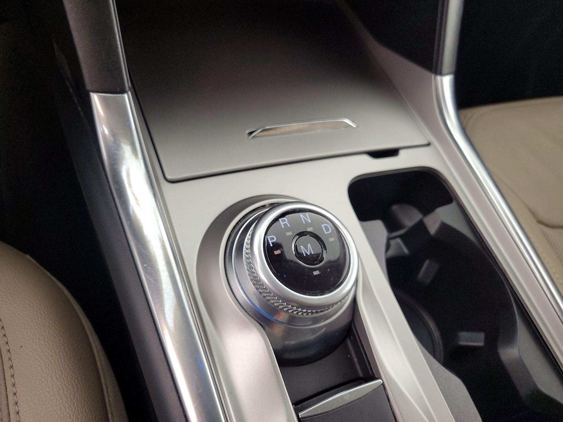 Thumbnail: 2020 Ford Explorer - 18