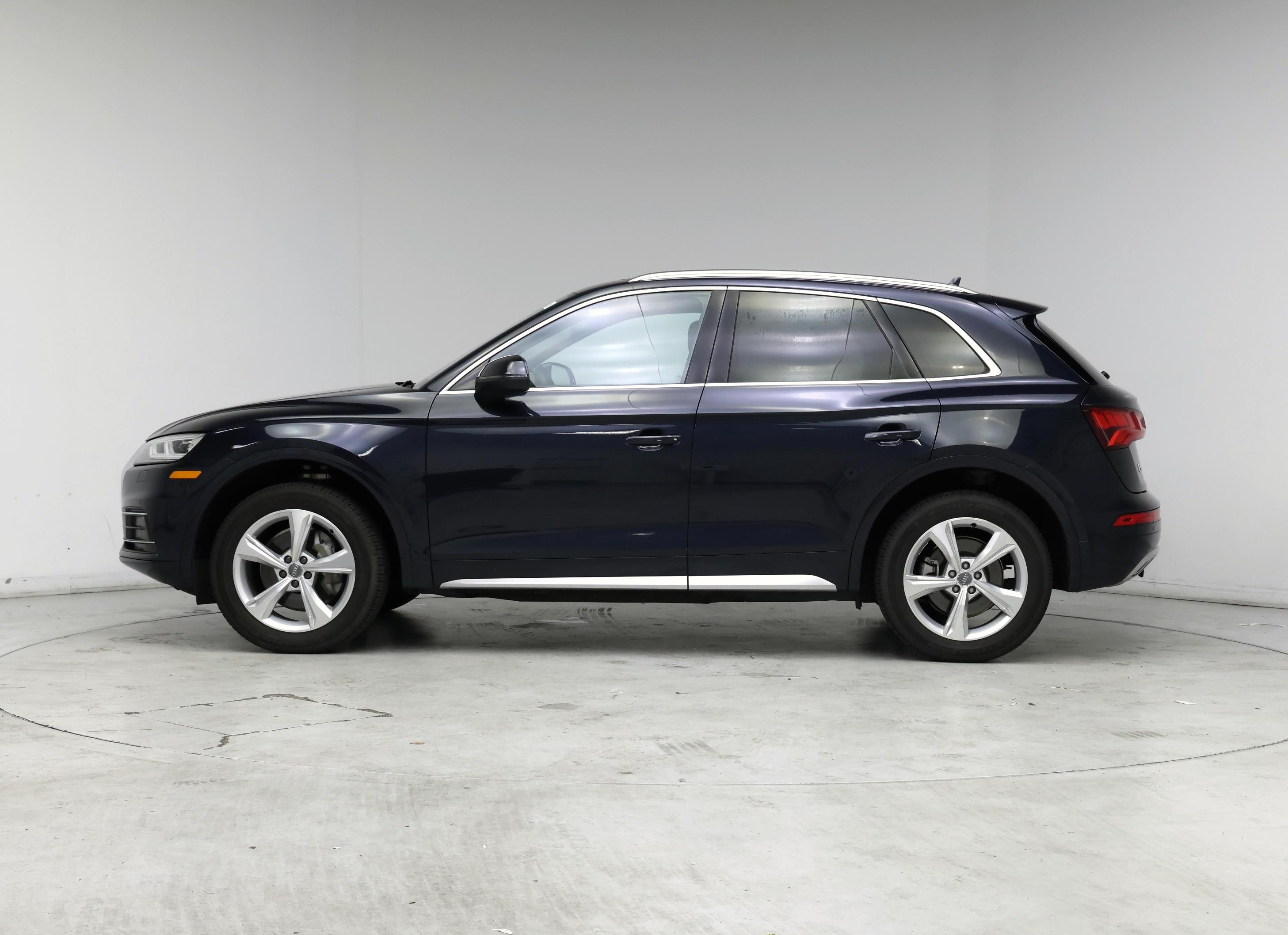 Thumbnail: 2020 Audi Q5 - 3
