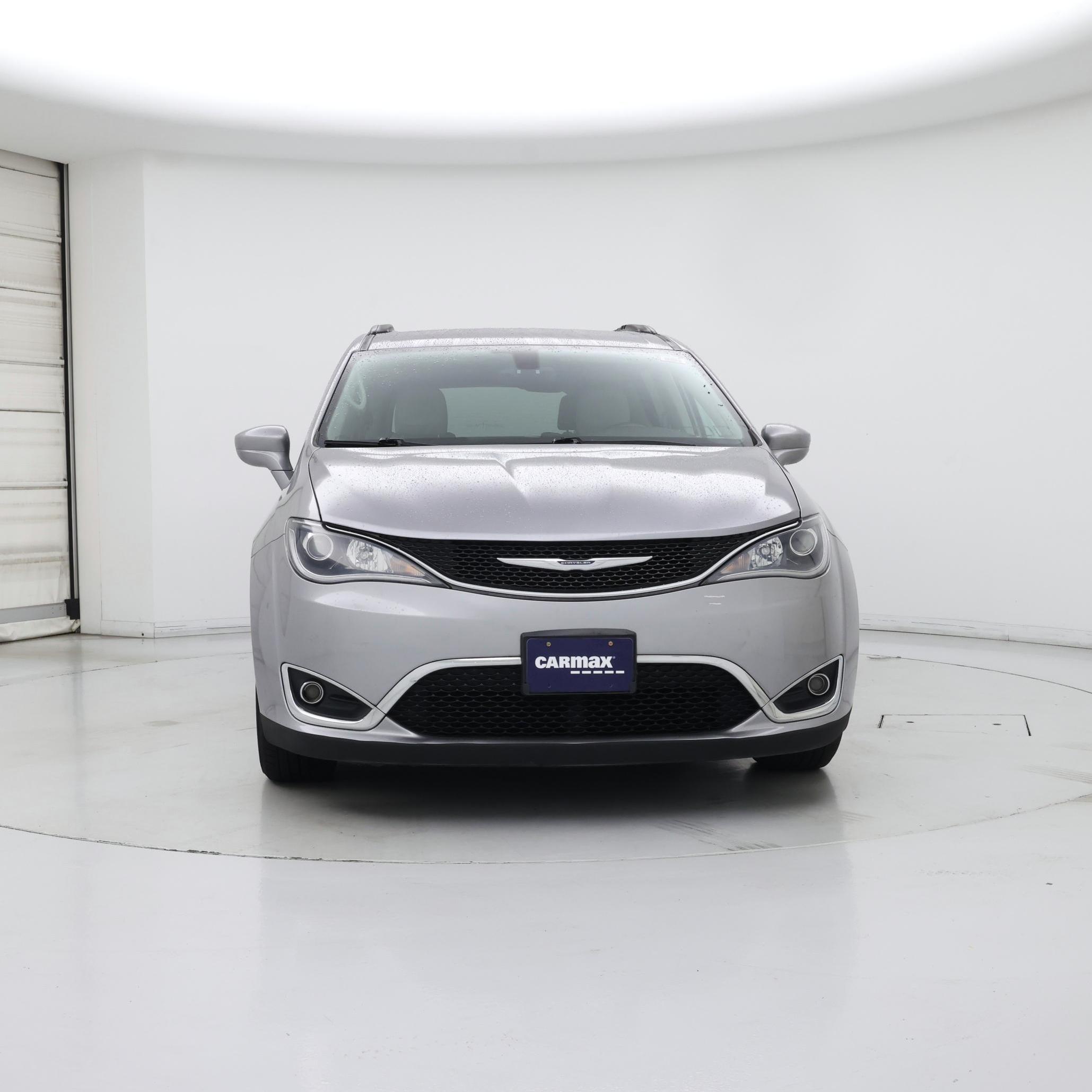 Thumbnail: 2017 Chrysler Pacifica - 5
