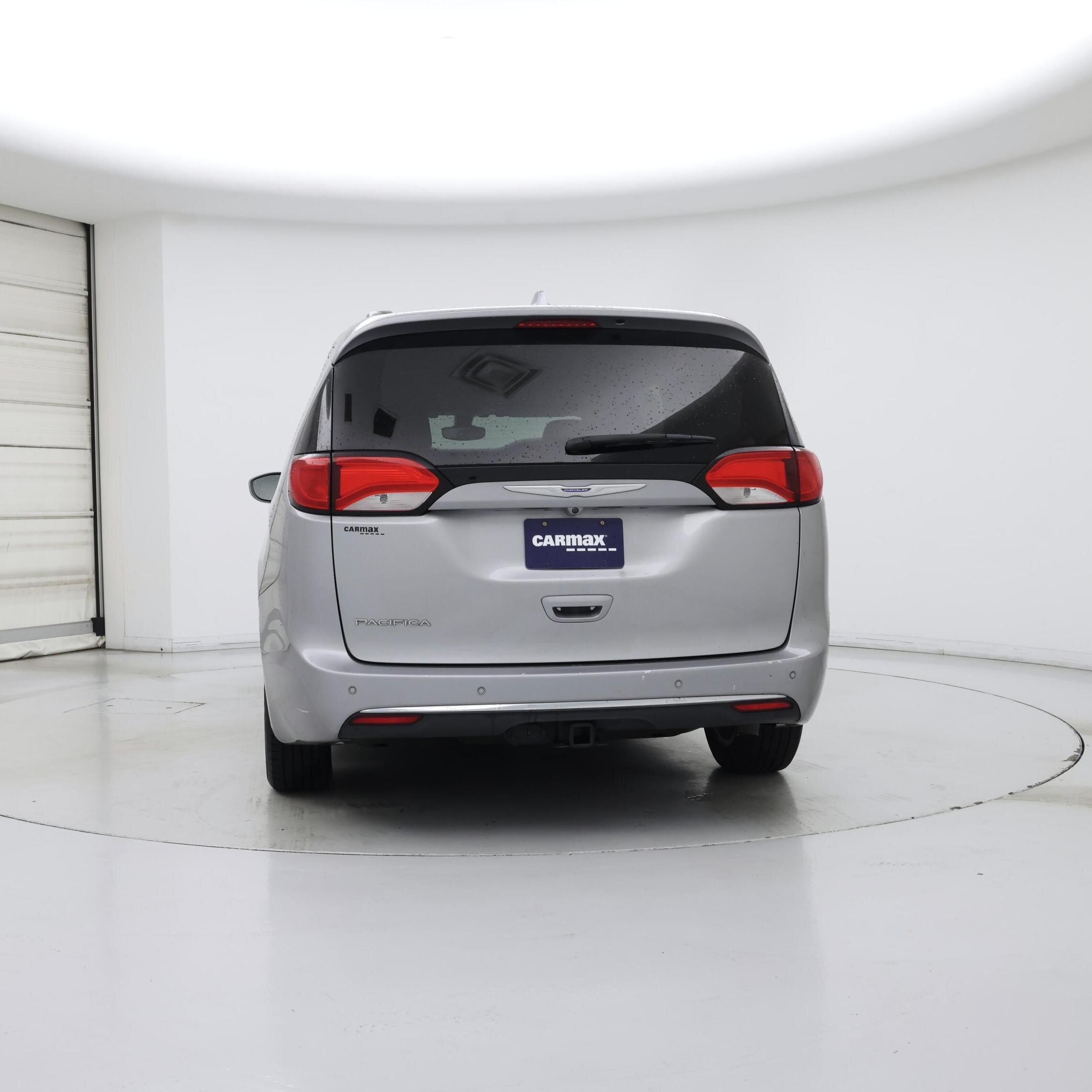 Thumbnail: 2017 Chrysler Pacifica - 6