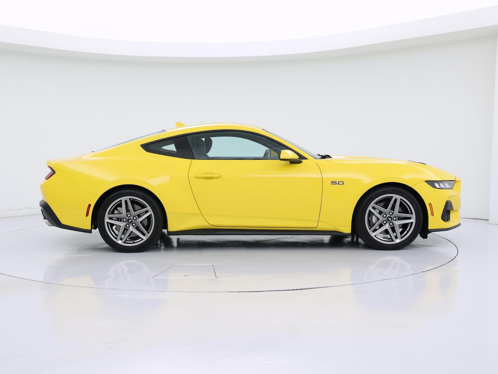 2024 Ford Mustang GT Premium - Photo 8