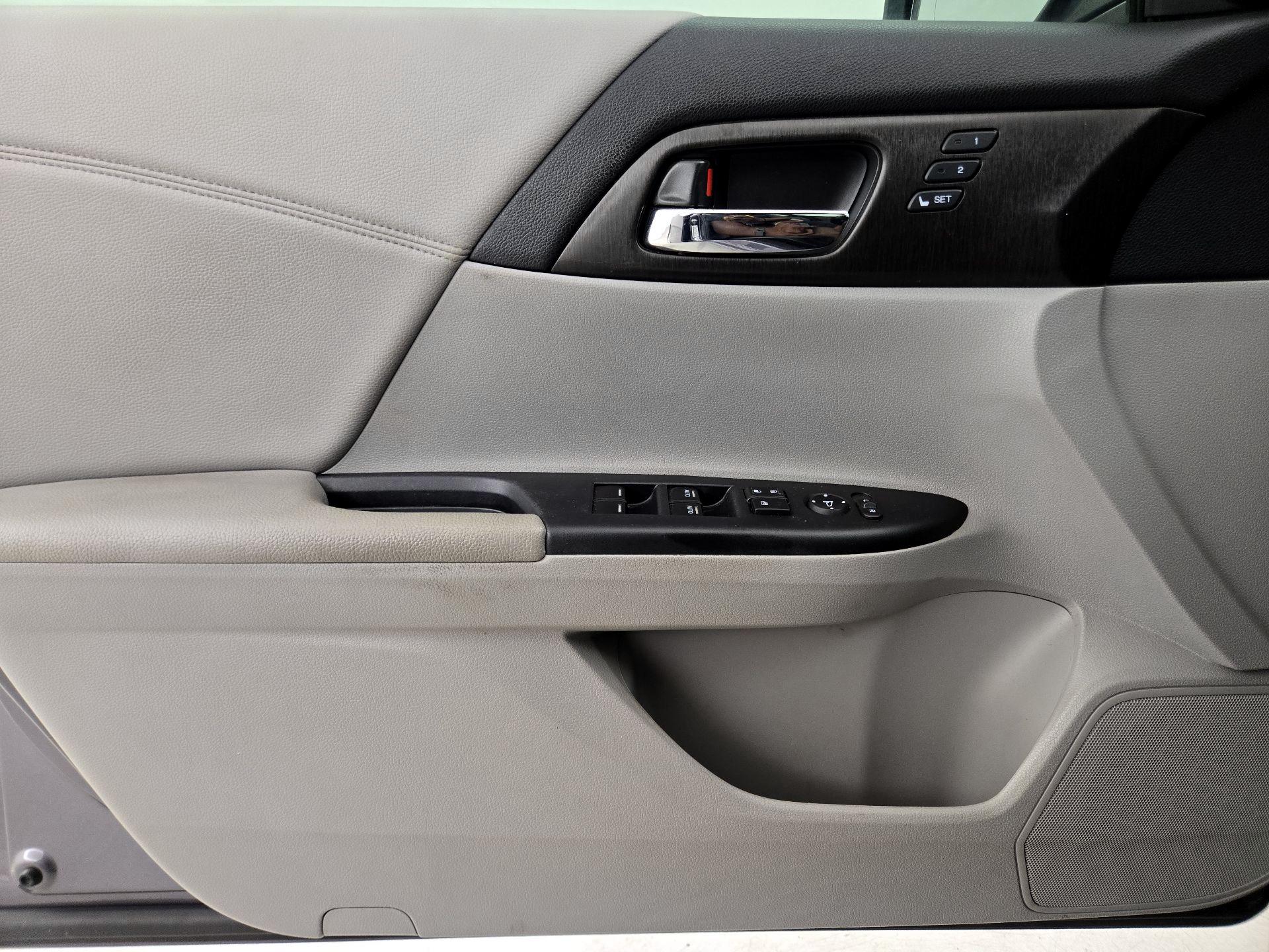 Thumbnail: 2015 Honda Accord - 12