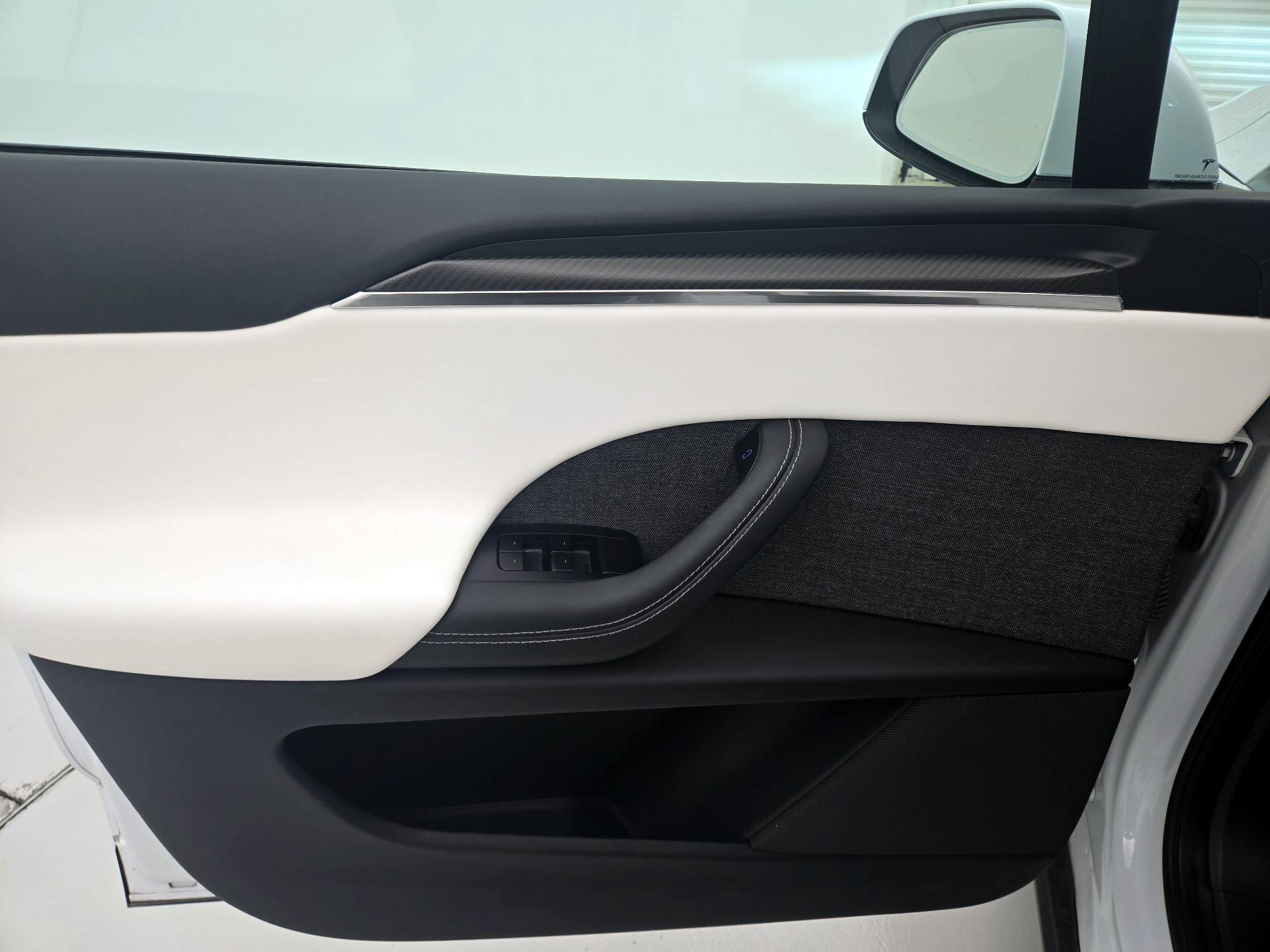 Thumbnail: 2023 Tesla Model X - 10