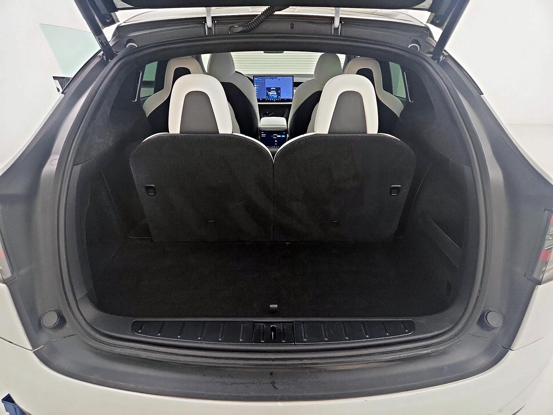 Thumbnail: 2023 Tesla Model X - 18