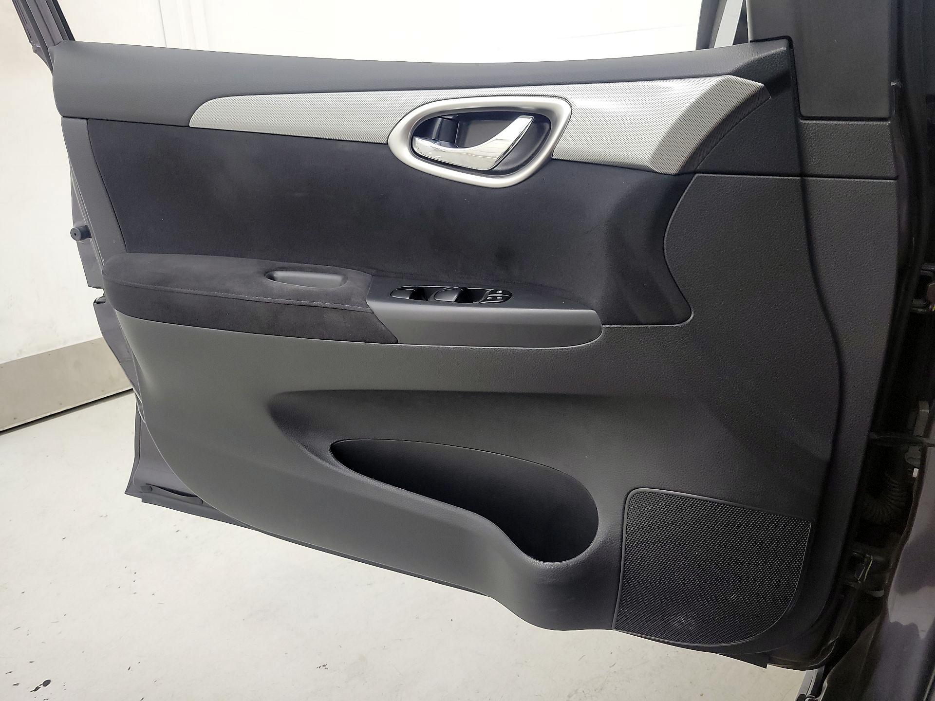 Thumbnail: 2015 Nissan Sentra - 12