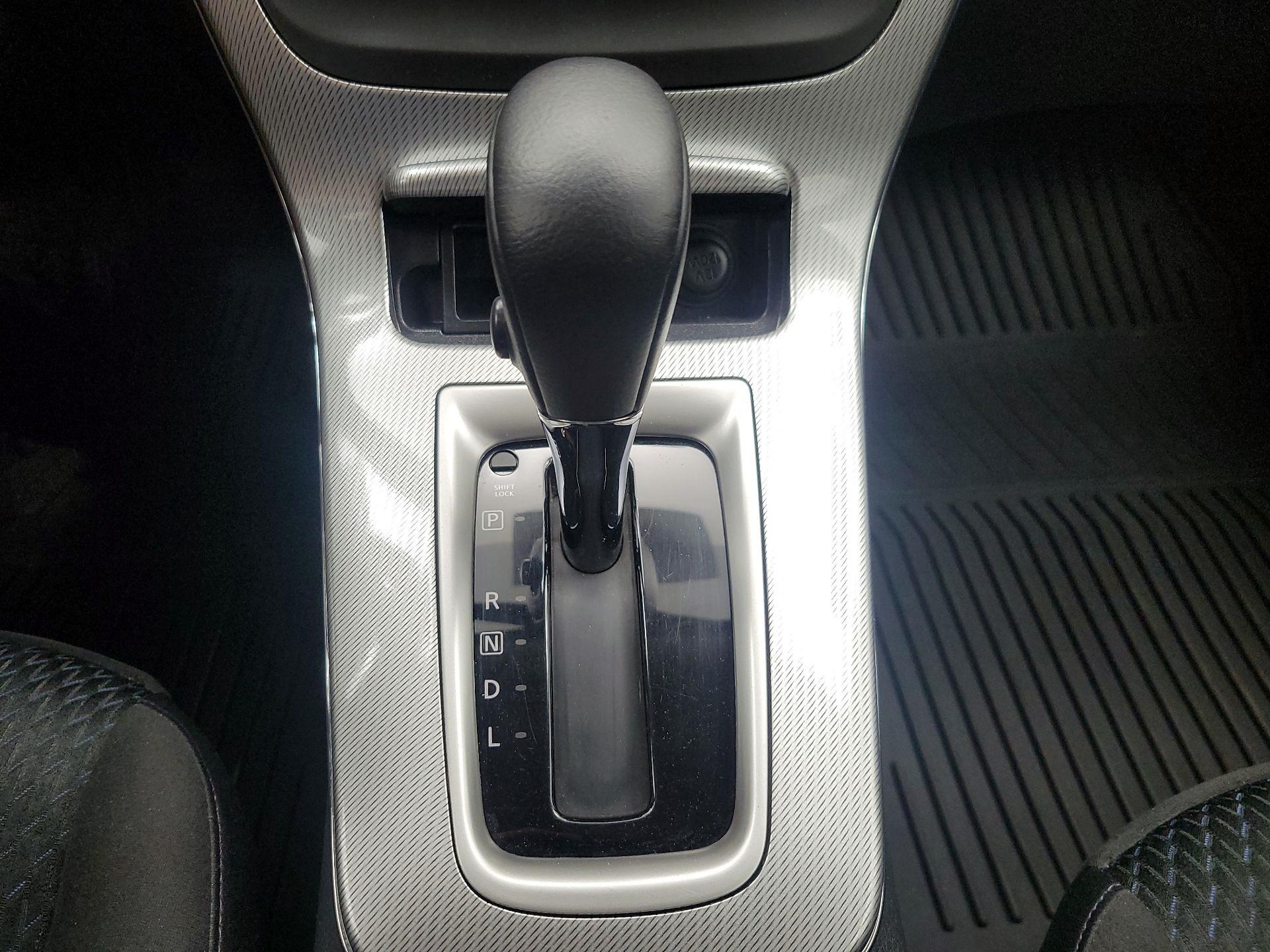 Thumbnail: 2015 Nissan Sentra - 17