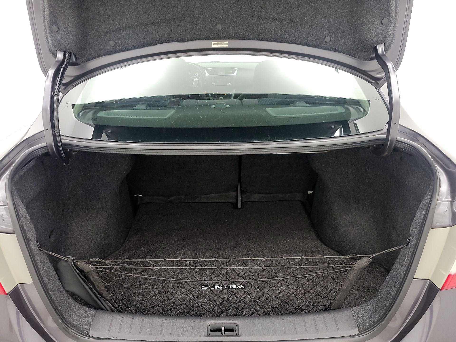 Thumbnail: 2015 Nissan Sentra - 20