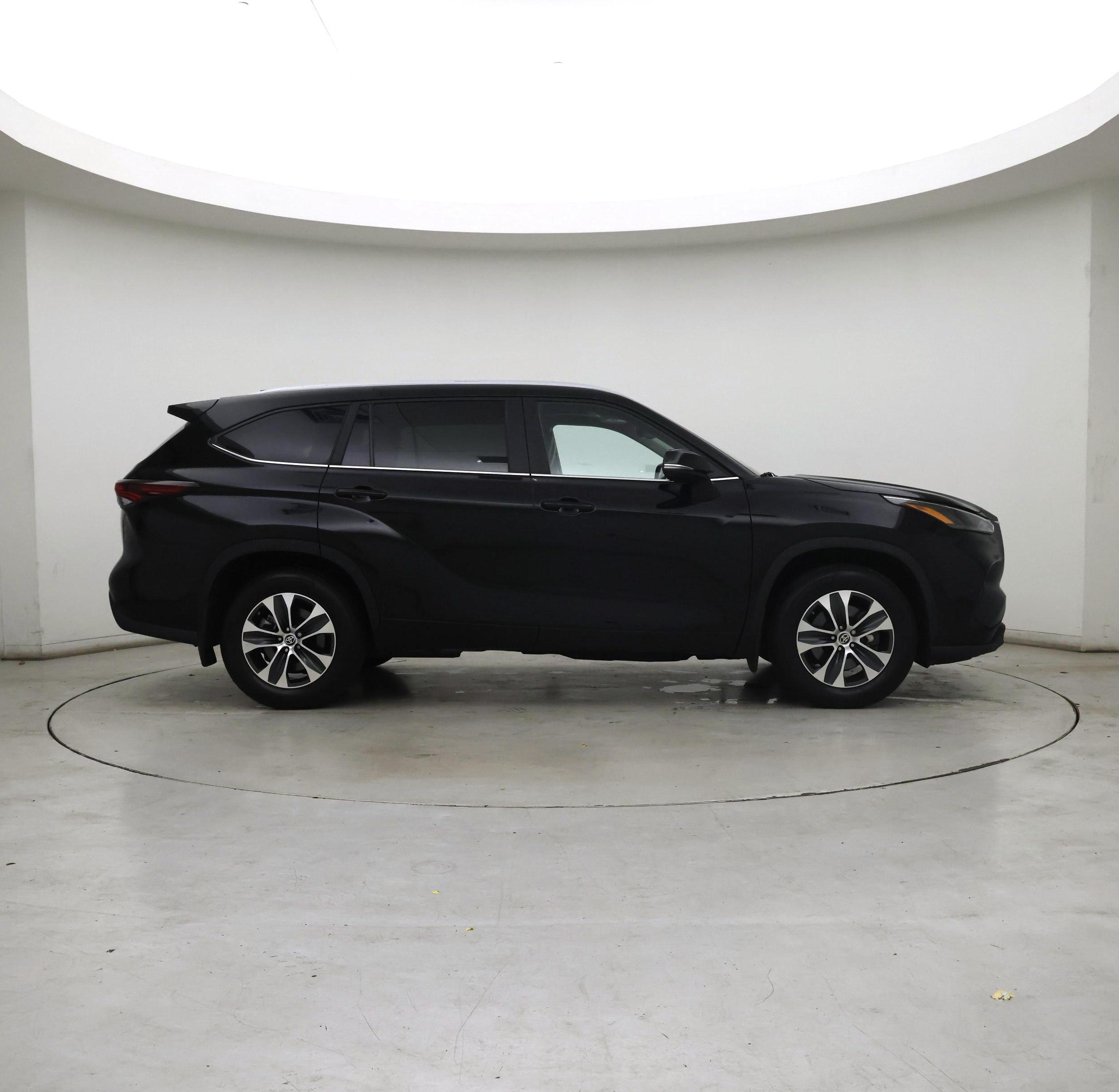 Thumbnail: 2024 Toyota Highlander - 7