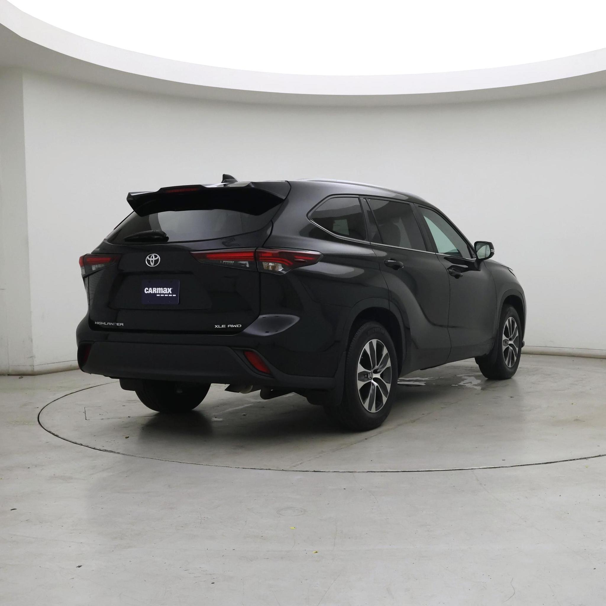Thumbnail: 2024 Toyota Highlander - 8