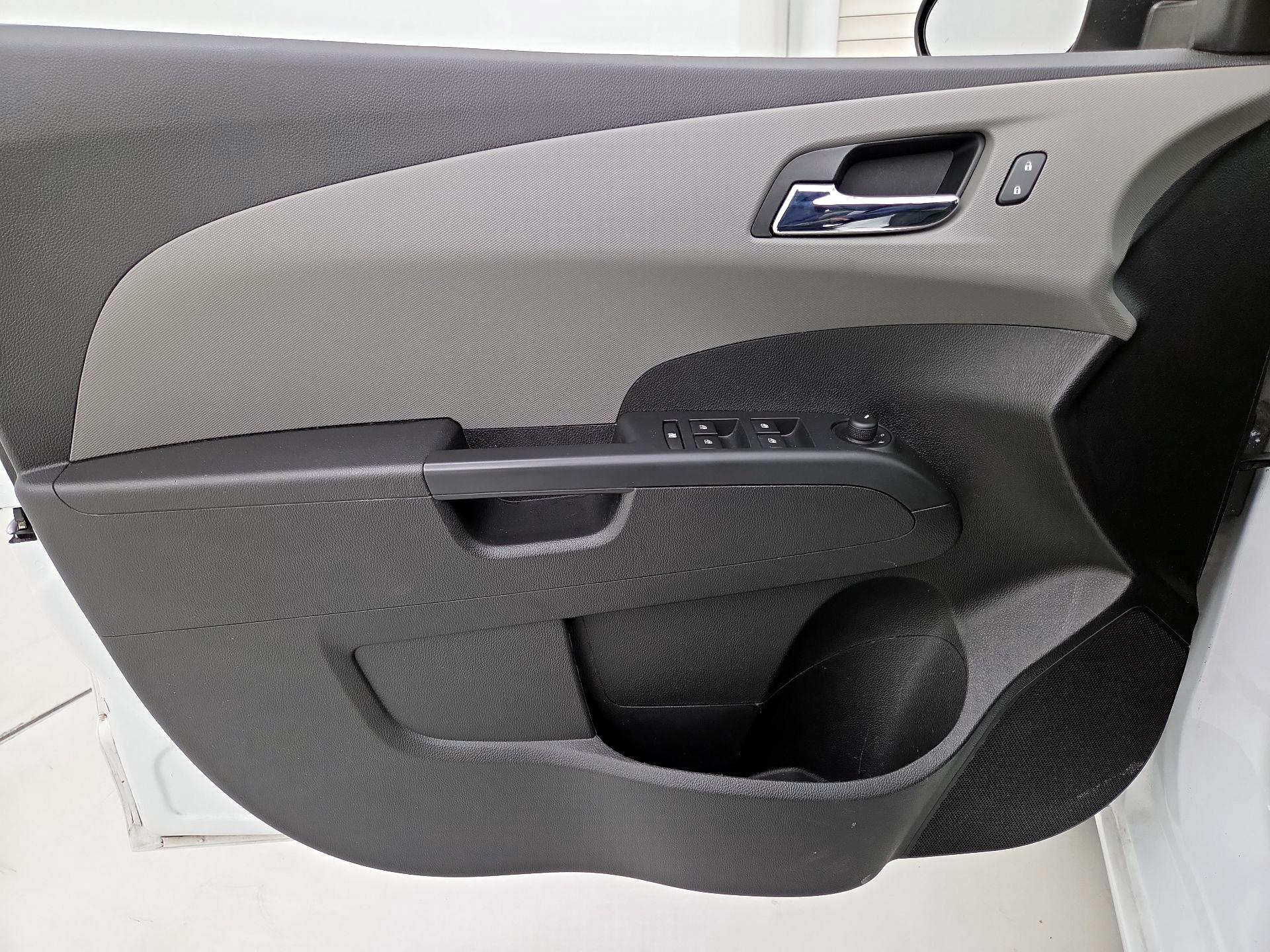 Thumbnail: 2015 Chevrolet Sonic - 12